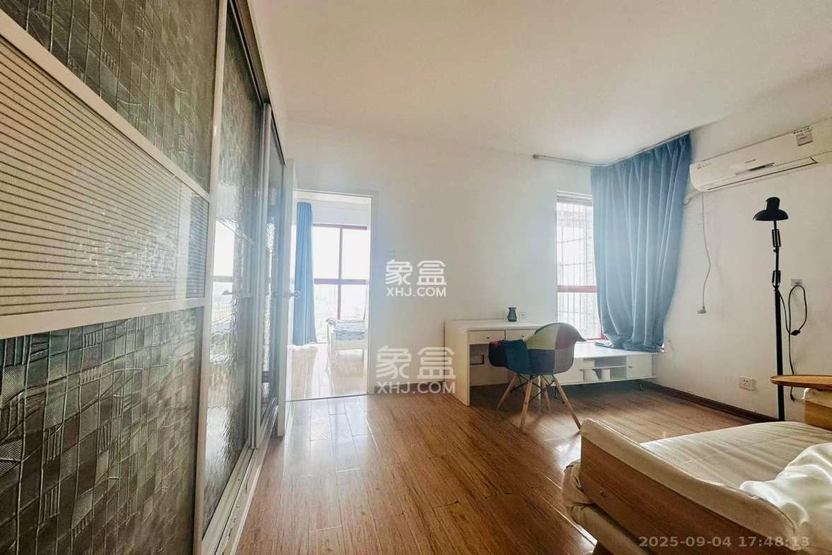 青和上座(上味舫大厦) 1室1厅1卫 2200.0元/月 青和上座(上味舫大厦) 1室1厅1卫 2200.0元/月室内图