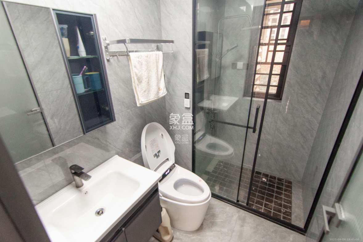 卓越浅水湾 4室2厅2卫 4800.0元/月 卓越浅水湾 4室2厅2卫 4800.0元/月室内图