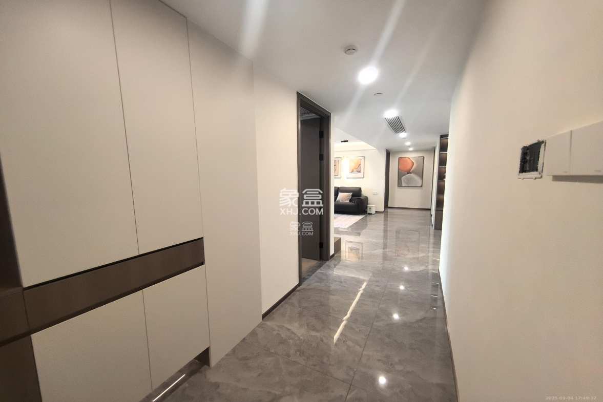 滨江府1913 4室2厅2卫 13000.0元/月 滨江府1913 4室2厅2卫 13000.0元/月室内图