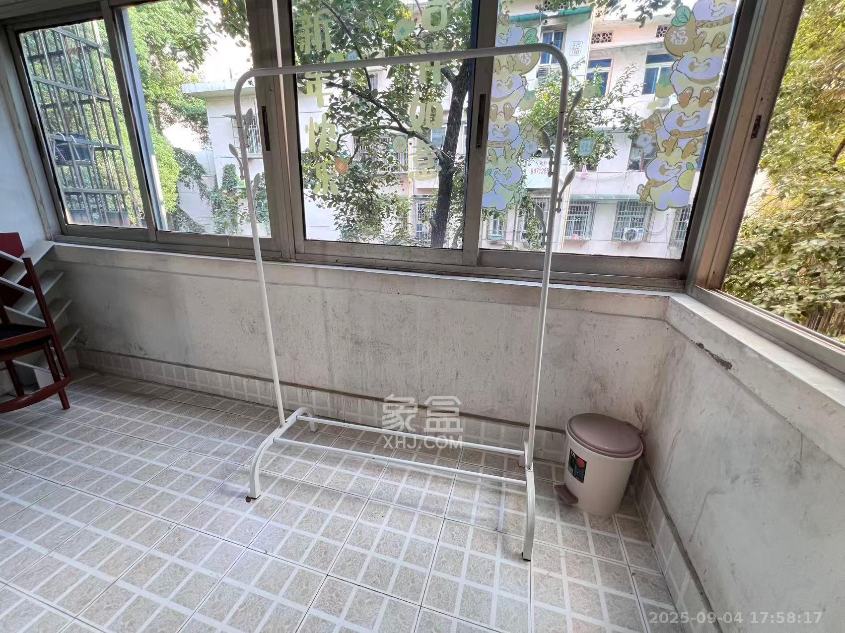 红旗区二片  2室1厅1卫    1600.0元/月室内图