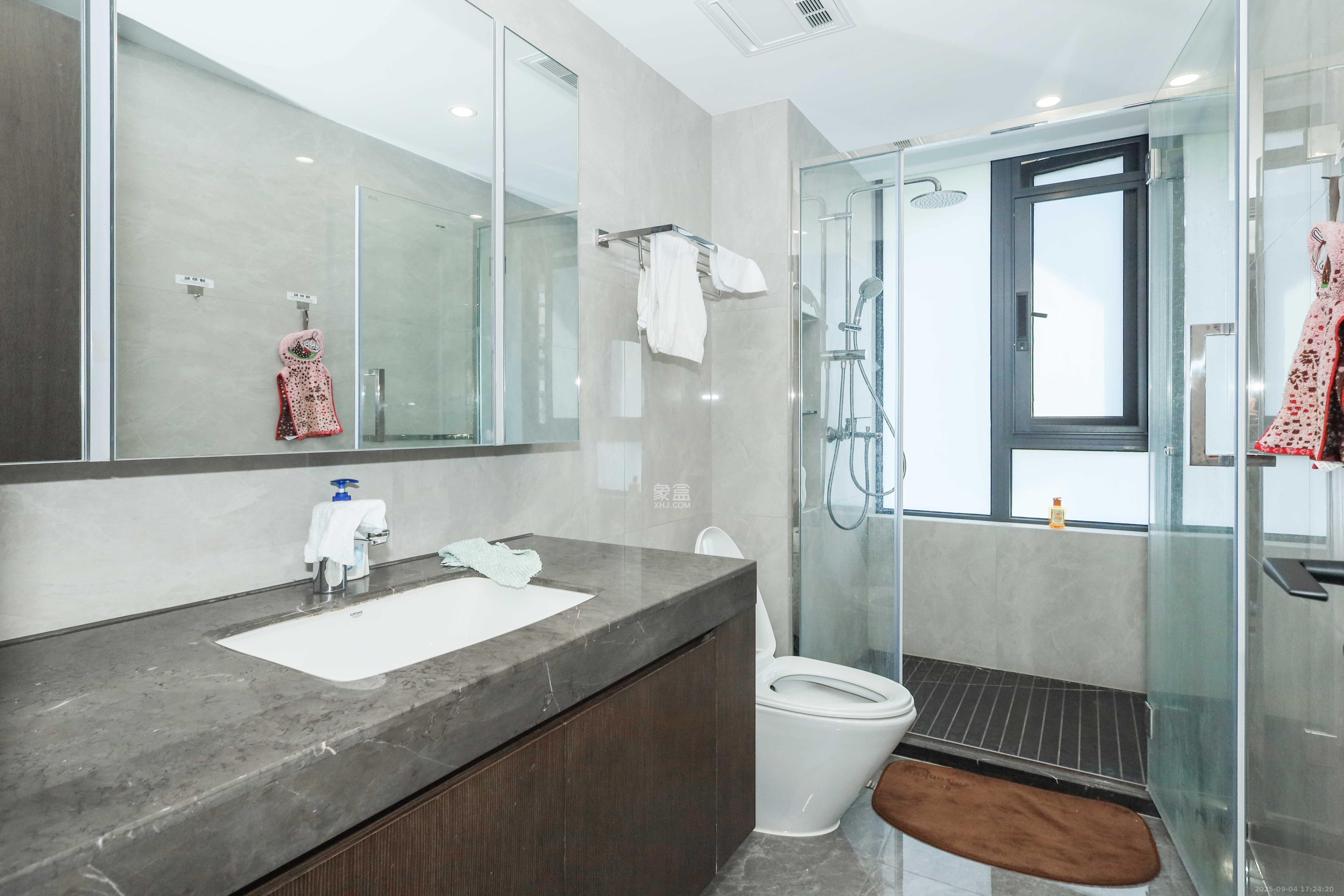 绿城招商桂语雲峯 5室2厅3卫 458.0万 绿城招商桂语雲峯 5室2厅3卫 458.0万卫生间