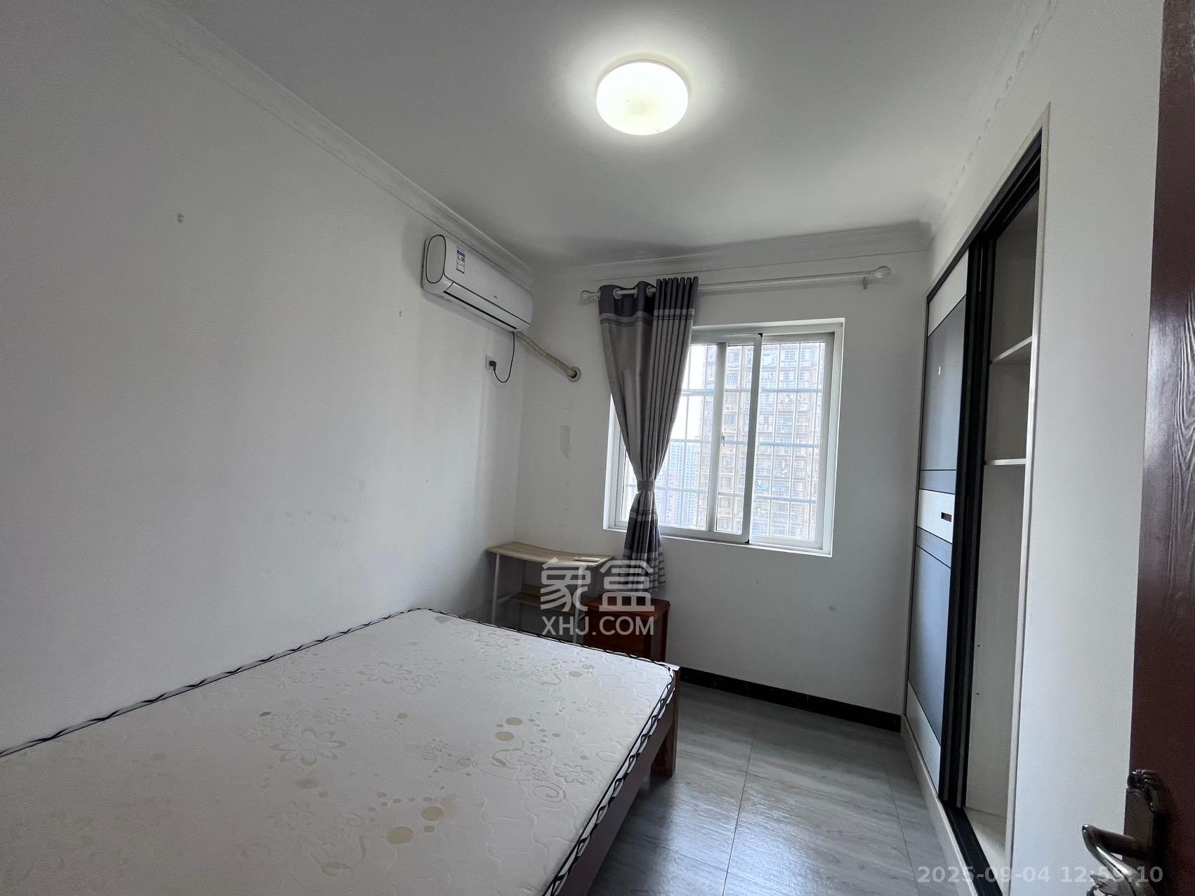 星城新宇桃花苑  3室2厅1卫    2000.0元/月室内图