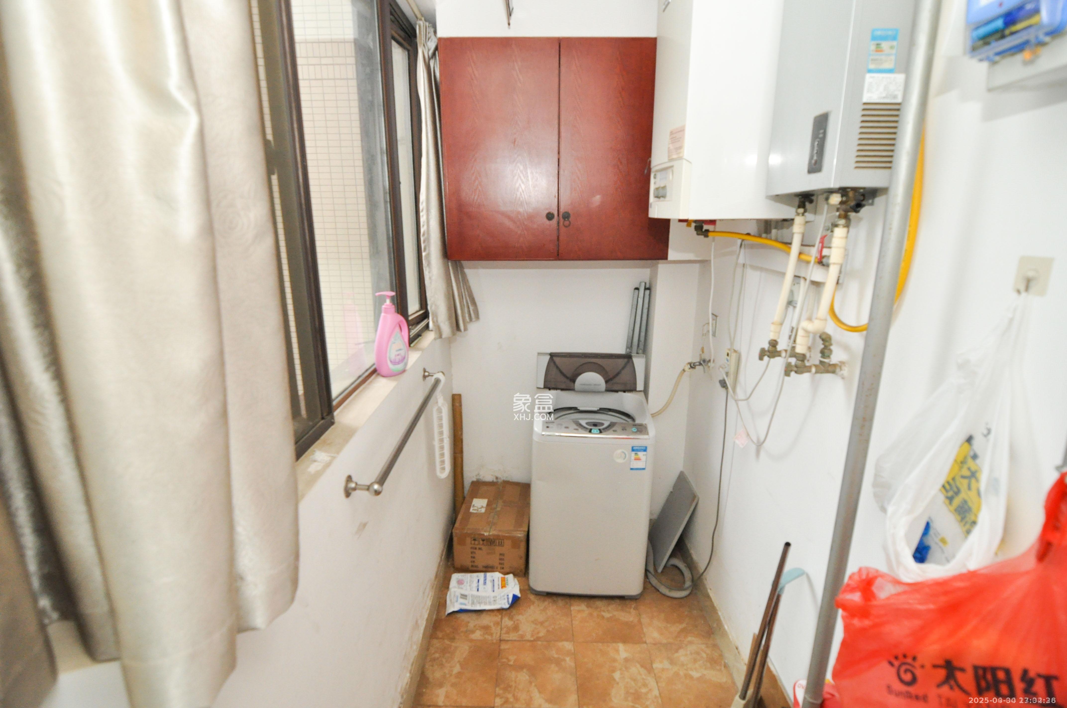高信向日葵  2室2厅1卫   2300.00元/月室内图