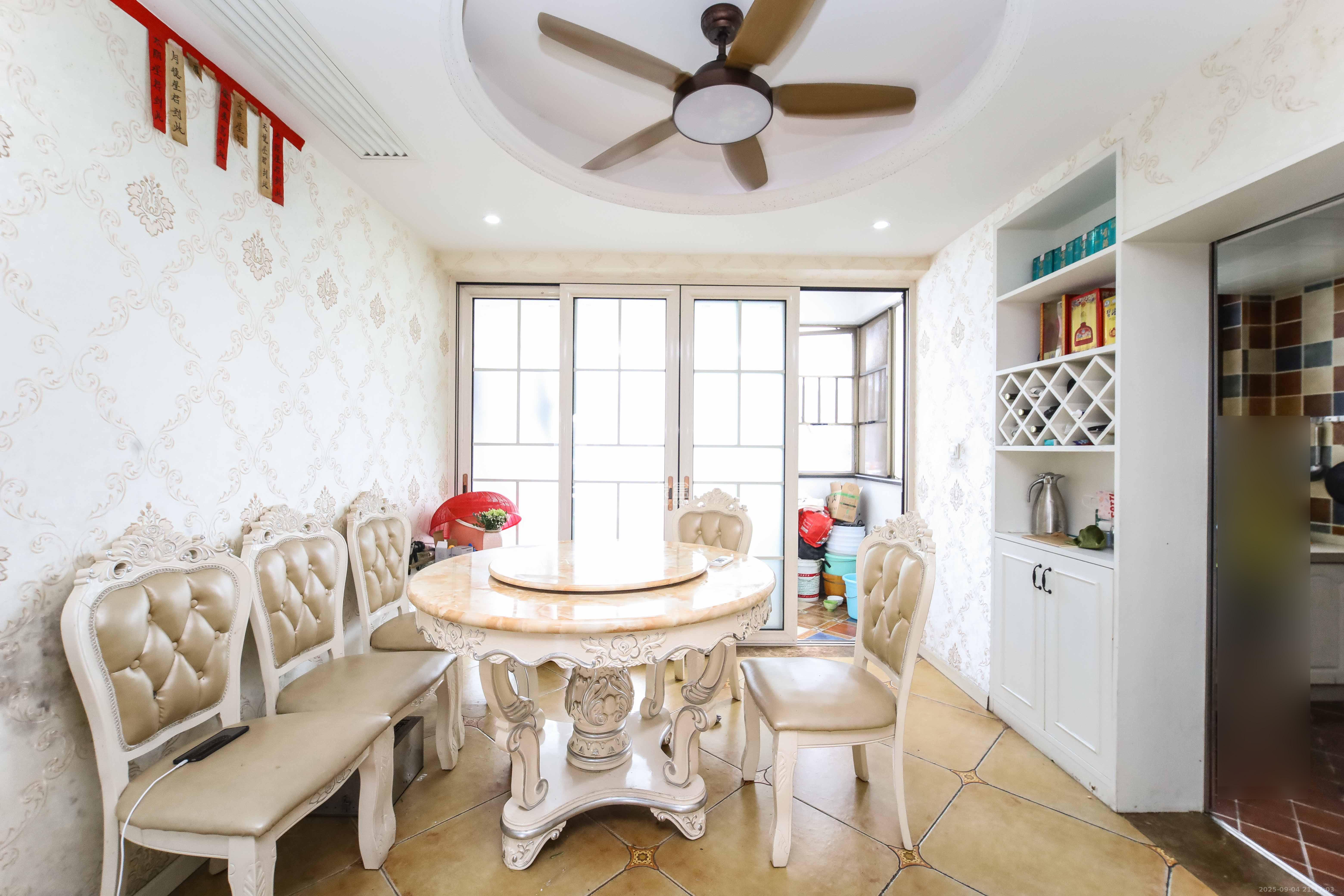 蔚蓝天空  4室2厅2卫    132.0万 蔚蓝天空  4室2厅2卫    132.0万其他