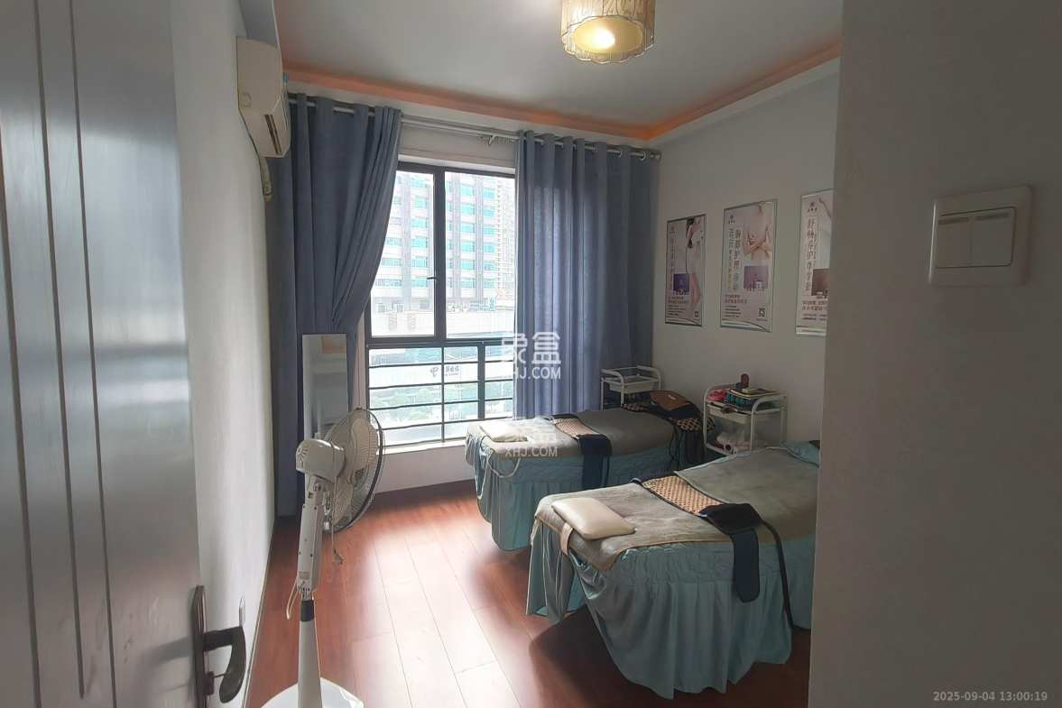 尚城  1室2厅1卫    1800.0元/月 尚城  1室2厅1卫    1800.0元/月室内图