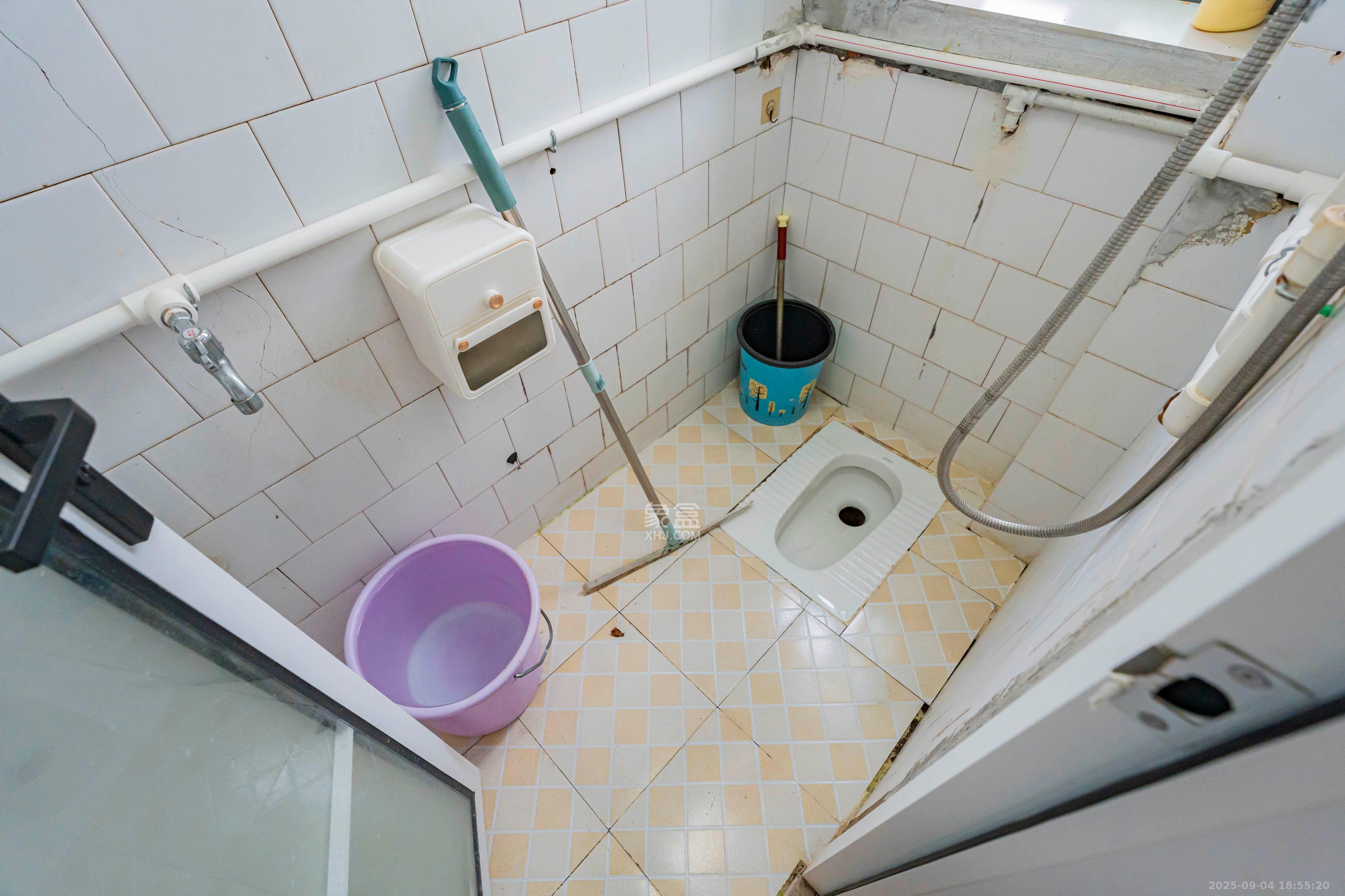 营盘街社区 2室1厅1卫 55.0万 营盘街社区 2室1厅1卫 55.0万卫生间