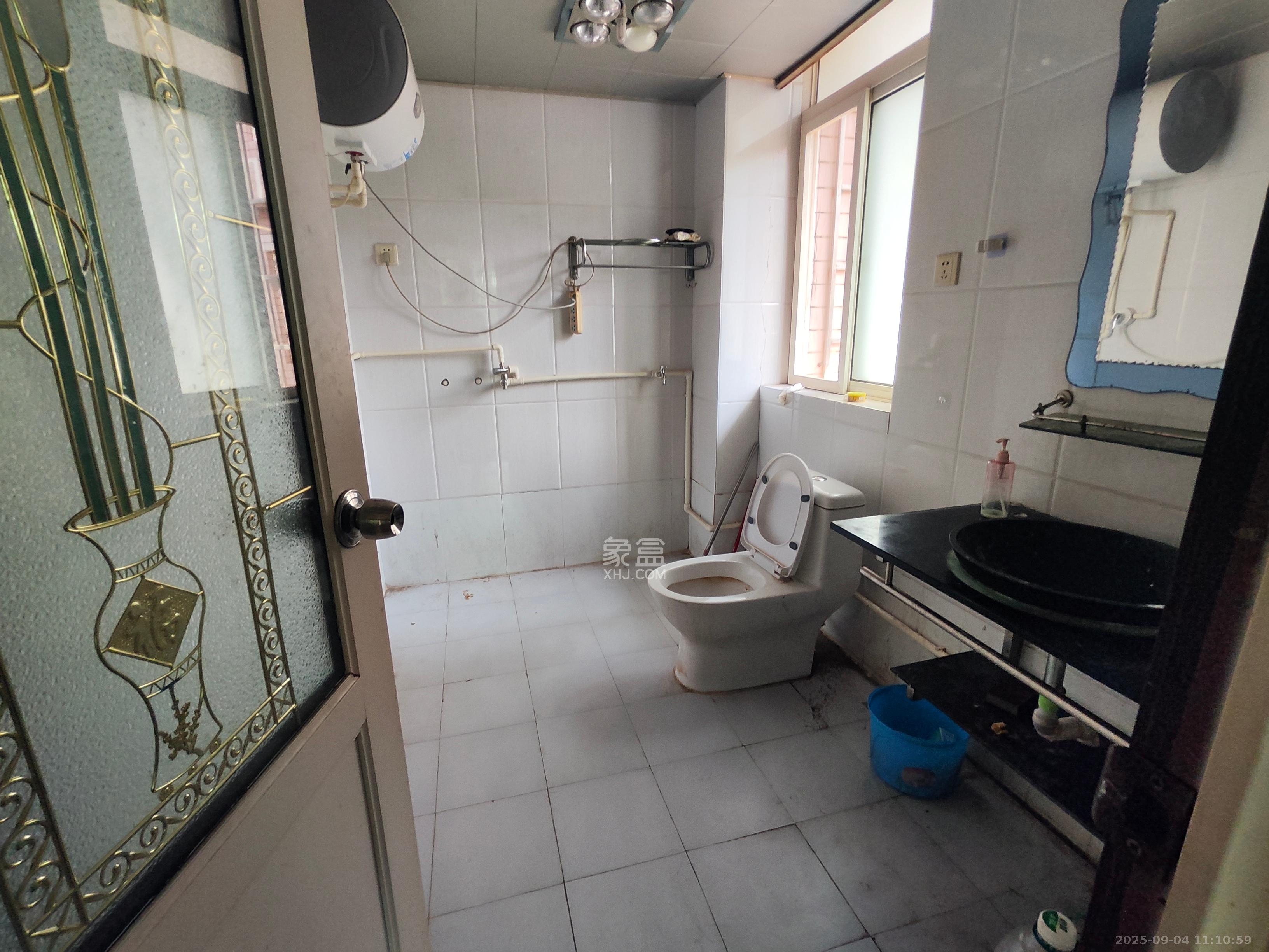 金蕾苑 3室1厅2卫 2300.0元/月 金蕾苑 3室1厅2卫 2300.0元/月室内图