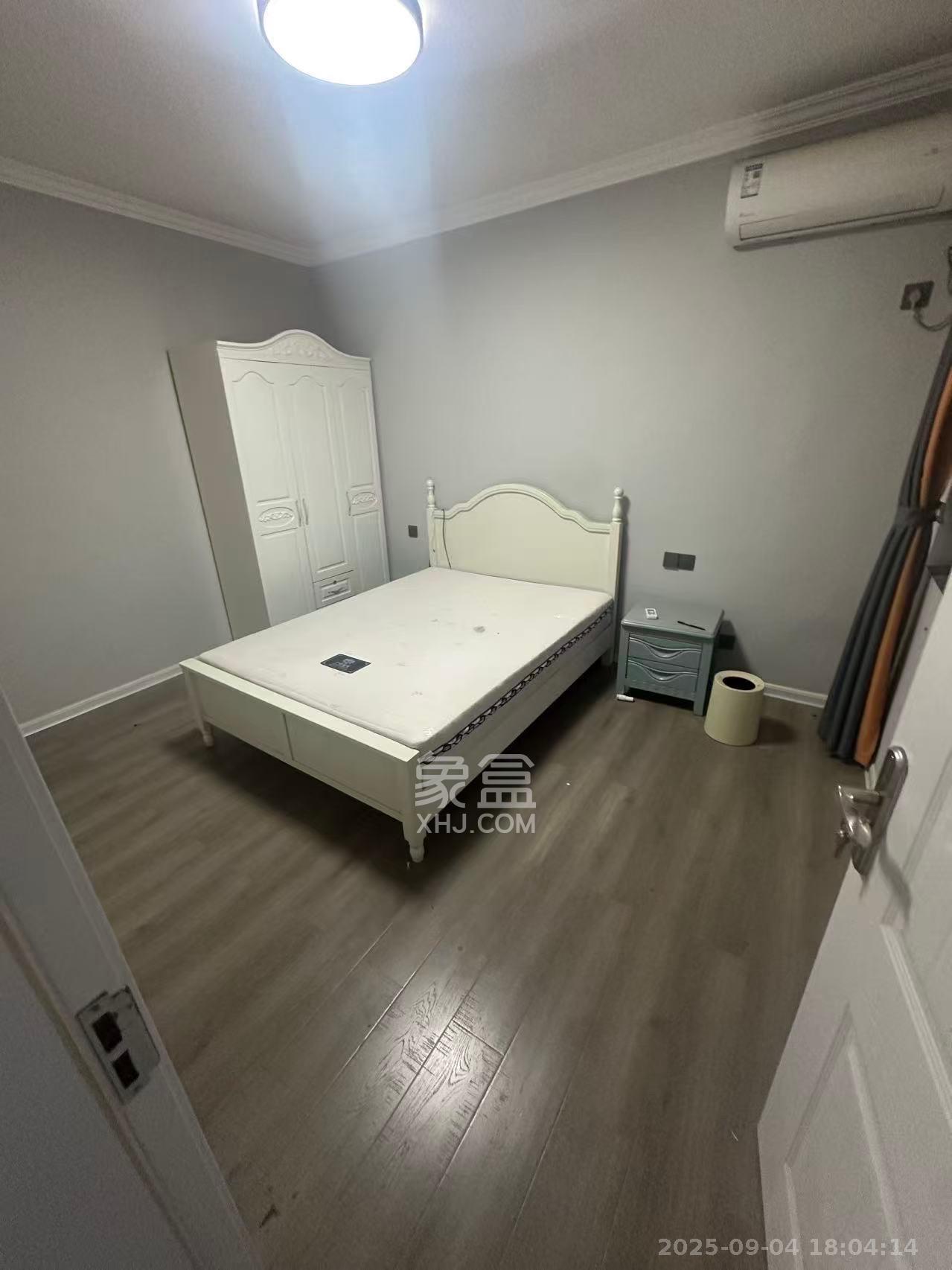 半山壹号  3室2厅1卫    2700.0元/月室内图