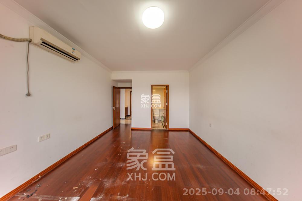 中海国际五期  4室2厅2卫    2500.0元/月 中海国际五期  4室2厅2卫    2500.0元/月室内图