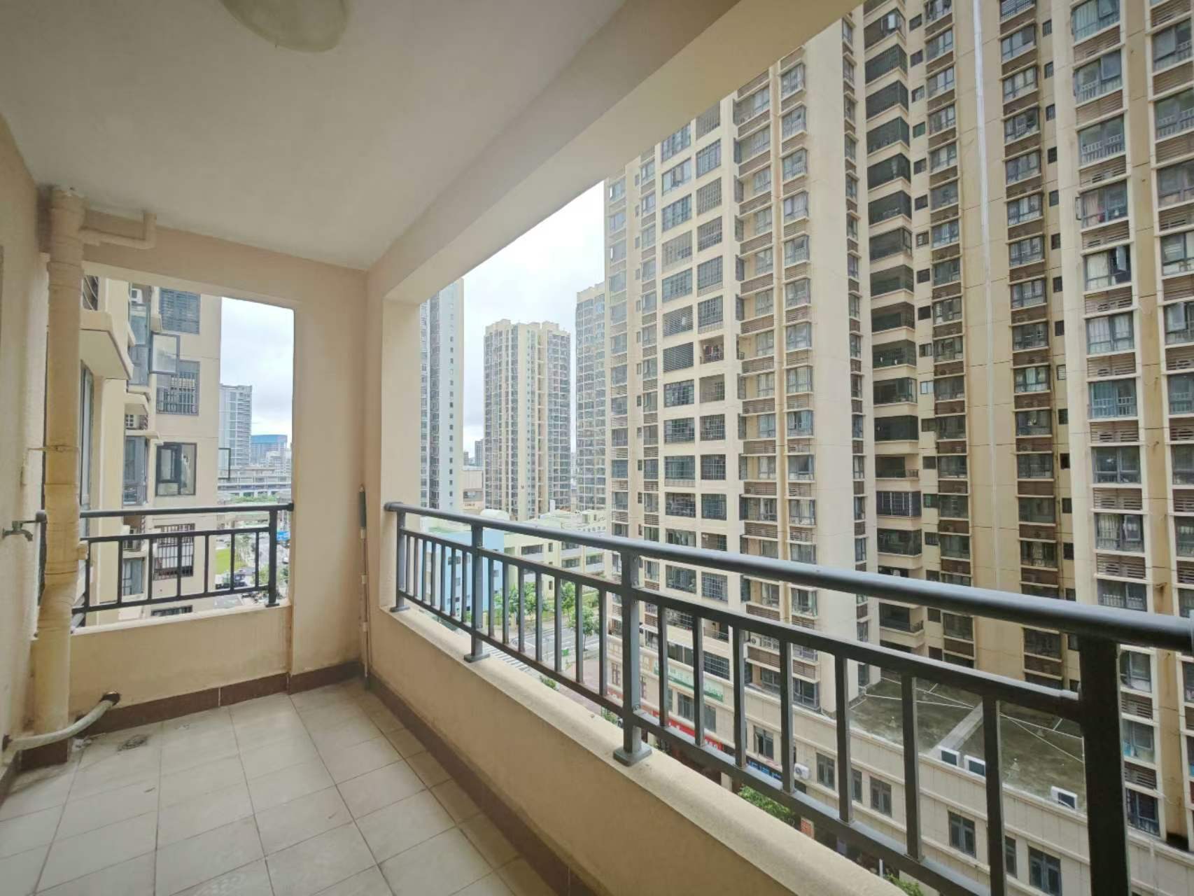 美舍嘉苑一期  4室2厅3卫    3000.0元/月 美舍嘉苑一期  4室2厅3卫    3000.0元/月室内图