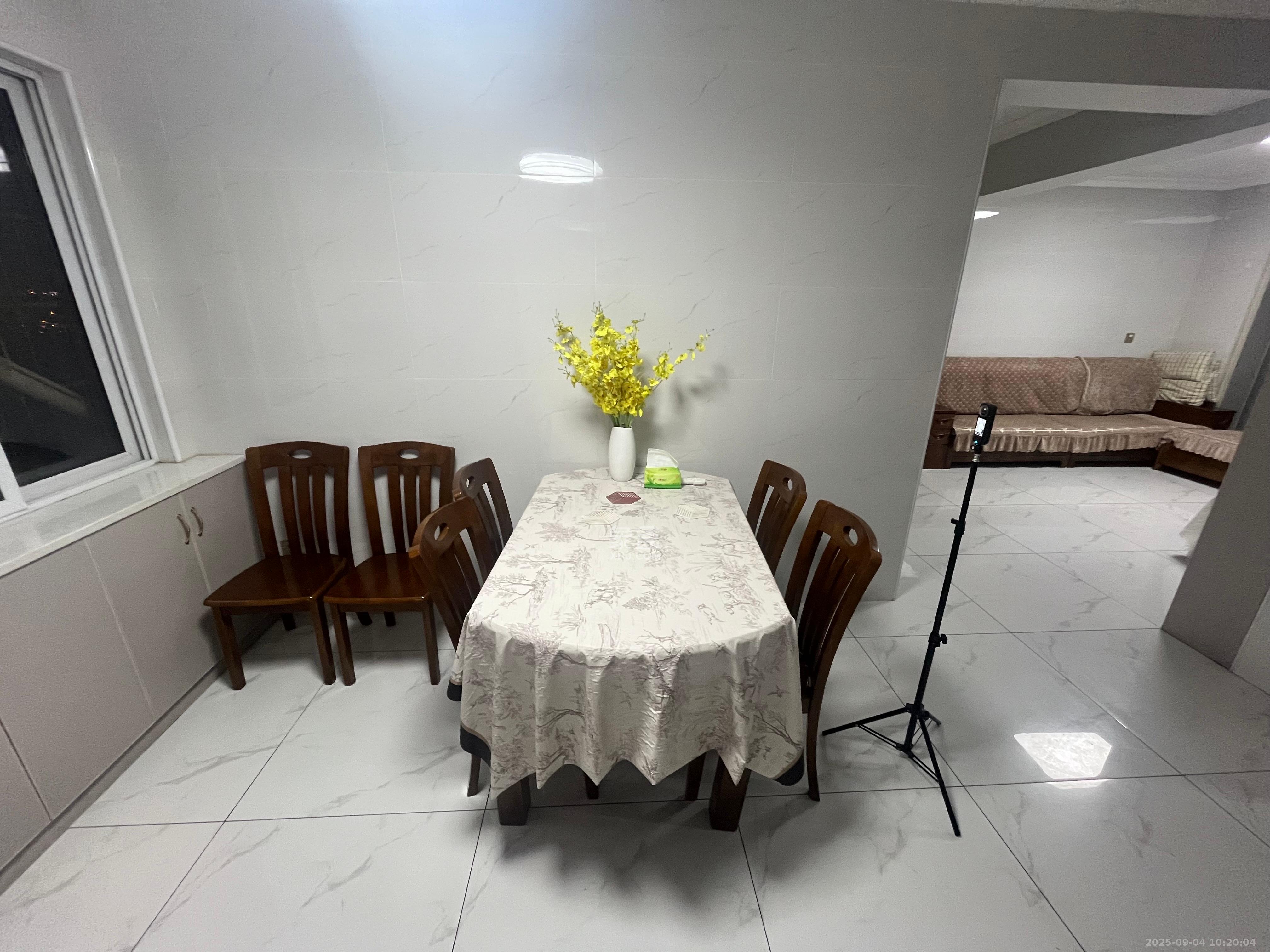 星城新宇川河苑 3室2厅1卫 2160.0元/月 星城新宇川河苑 3室2厅1卫 2160.0元/月室内图