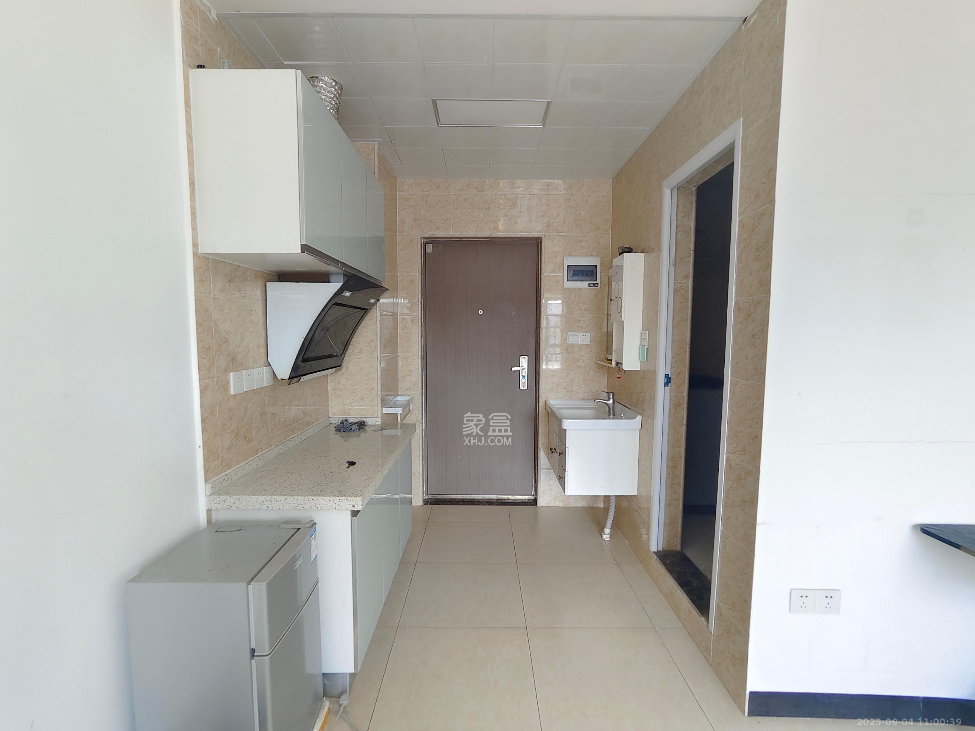 好莱城(弘德西街)  1室0厅1卫    1300.0元/月 好莱城(弘德西街)  1室0厅1卫    1300.0元/月室内图