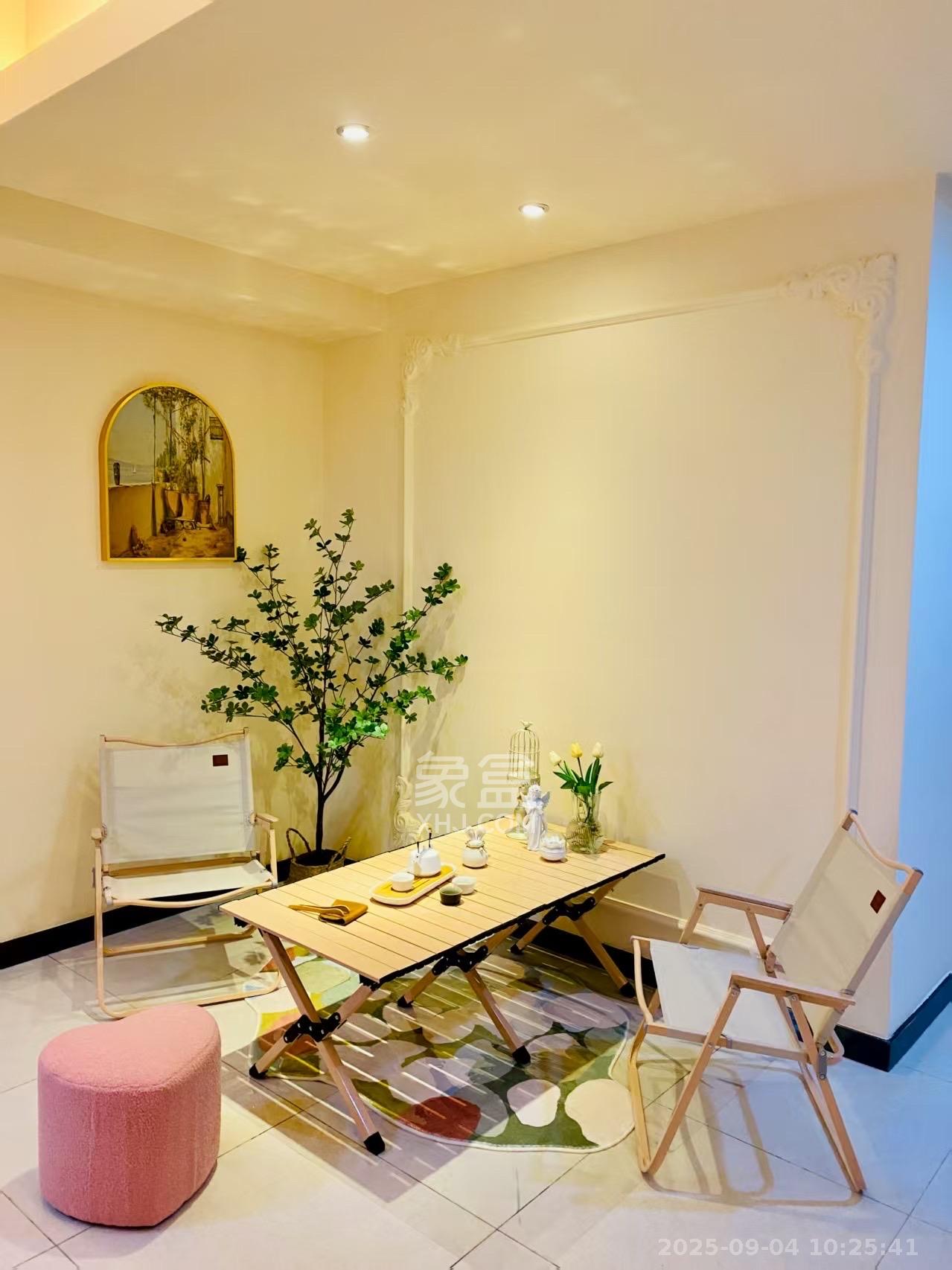 融科檀香山(融科紫檀、香山国际) 1室2厅1卫 3200.0元/月 融科檀香山(融科紫檀、香山国际) 1室2厅1卫 3200.0元/月室内图