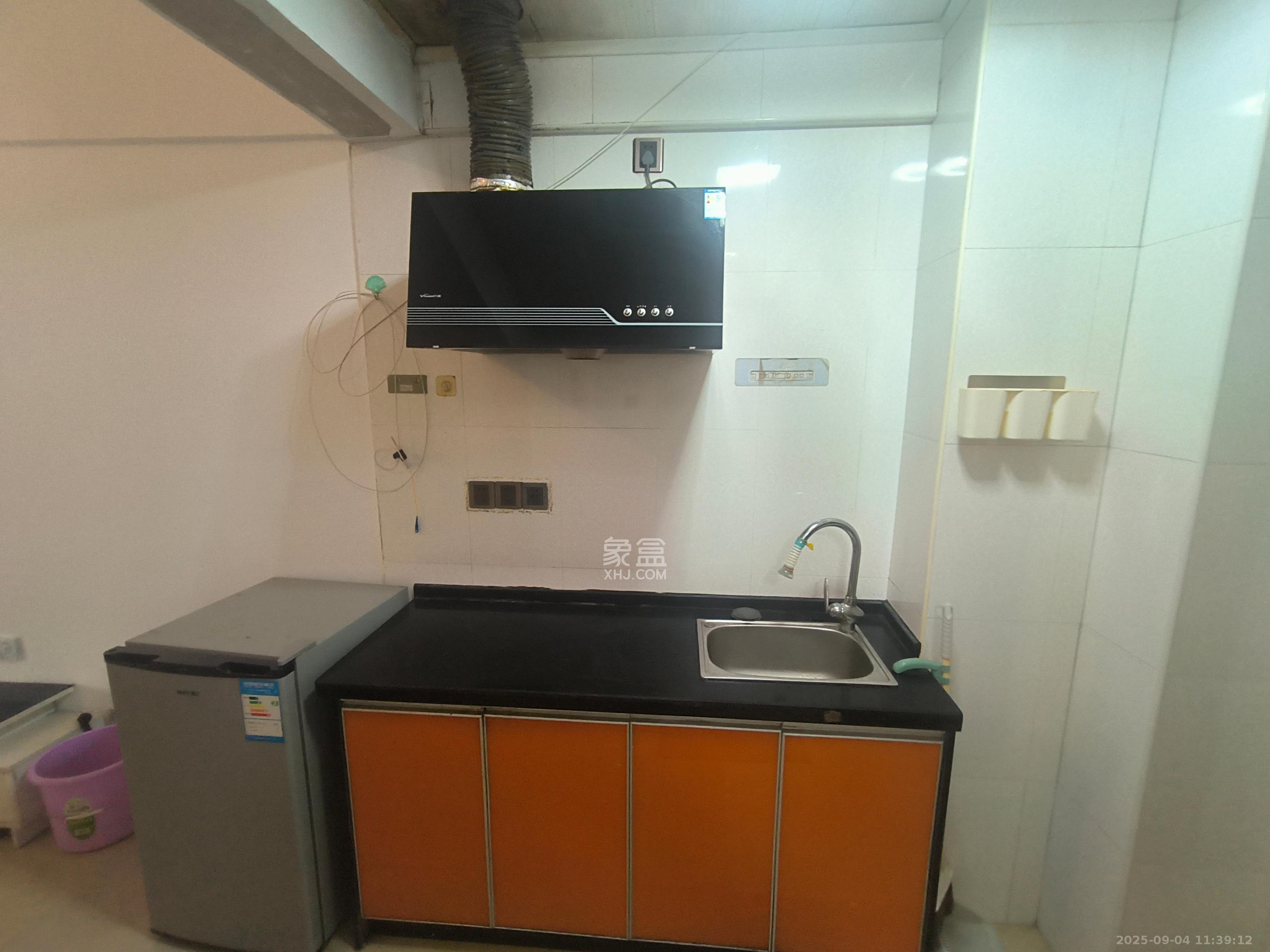 尚都花园城  1室1厅1卫    1100.0元/月室内图