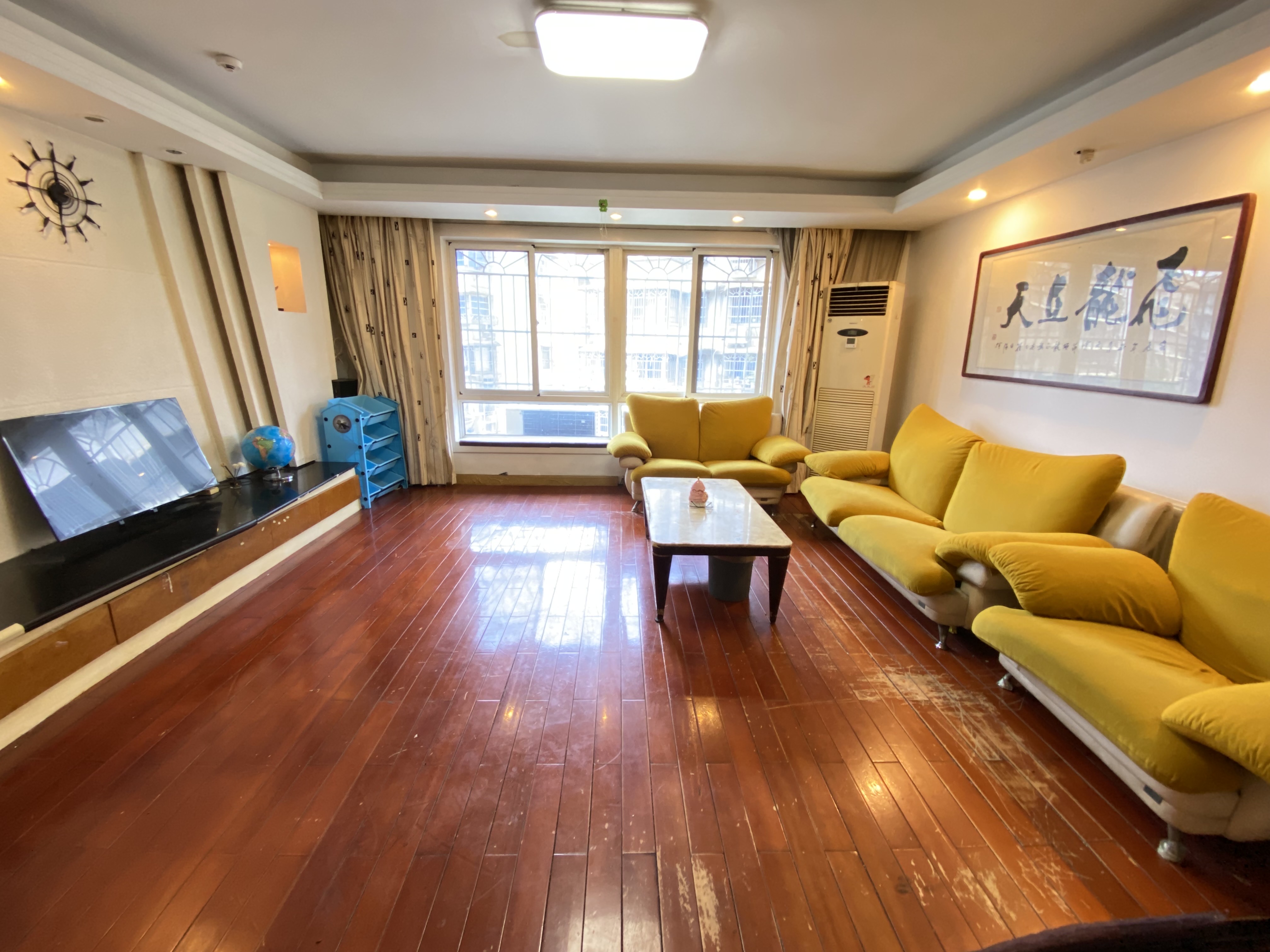 华盛花园  4室2厅2卫    3500.0元/月户型图