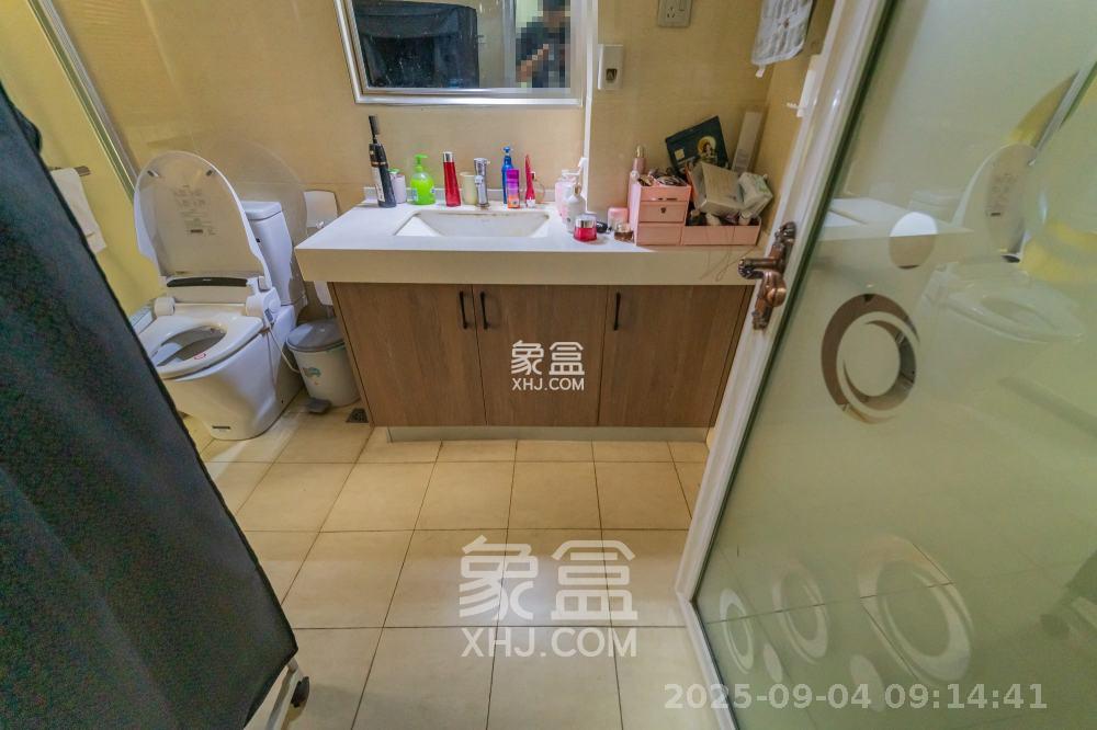 华润凤凰城三期 4室2厅2卫 3300.0元/月 华润凤凰城三期 4室2厅2卫 3300.0元/月室内图