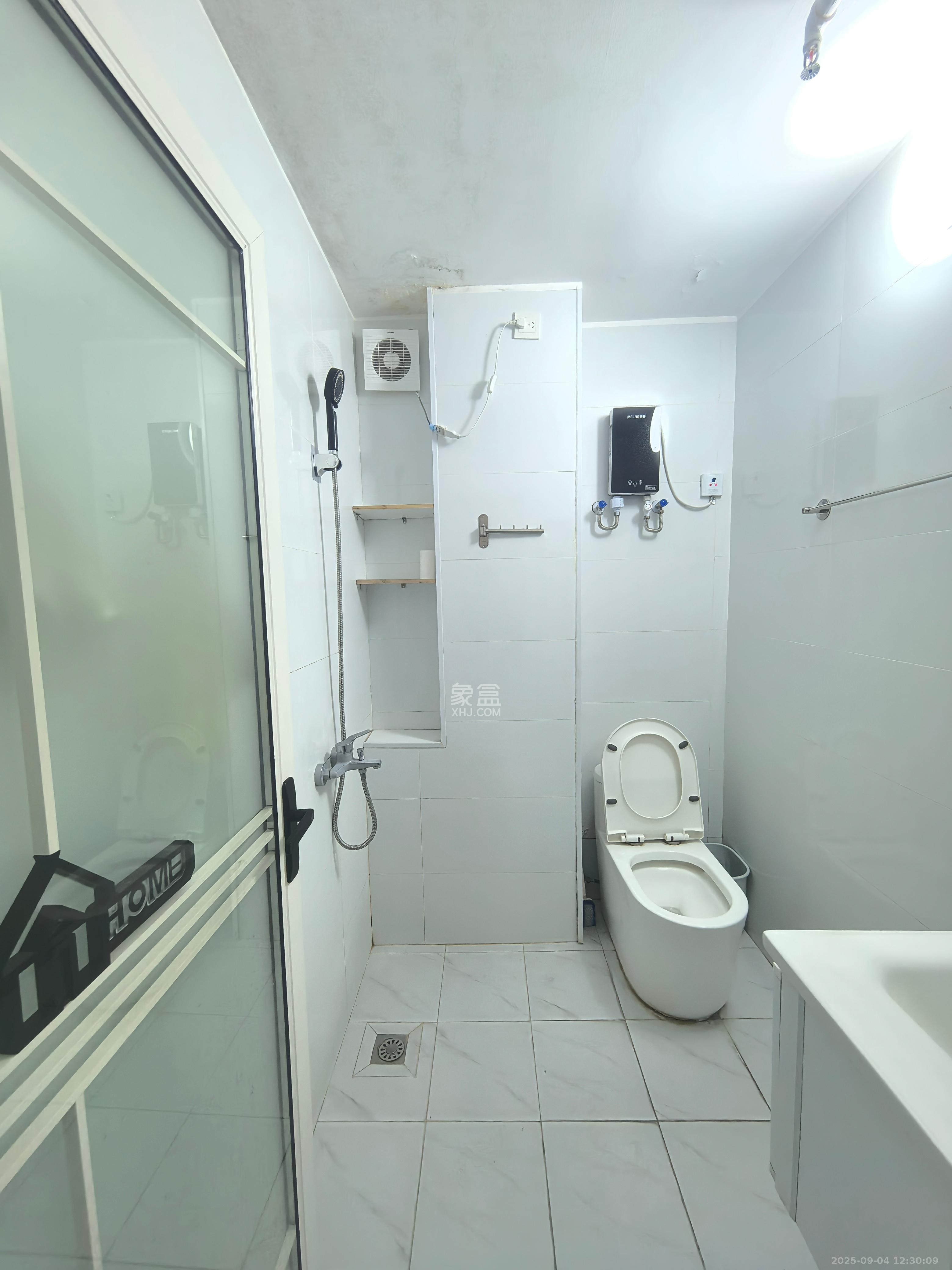 保利海德公园  1室1厅1卫    1900.0元/月 保利海德公园  1室1厅1卫    1900.0元/月室内图