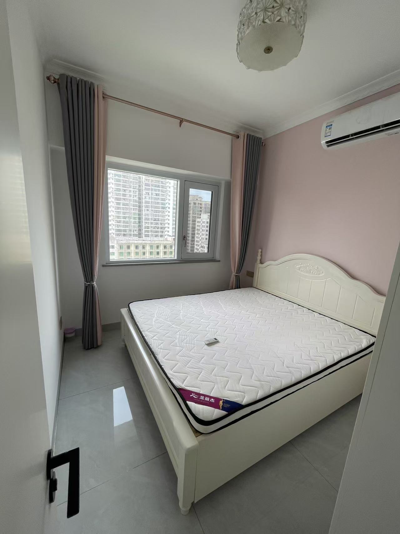 东站国际  1室2厅1卫    2500.0元/月 东站国际  1室2厅1卫    2500.0元/月室内图