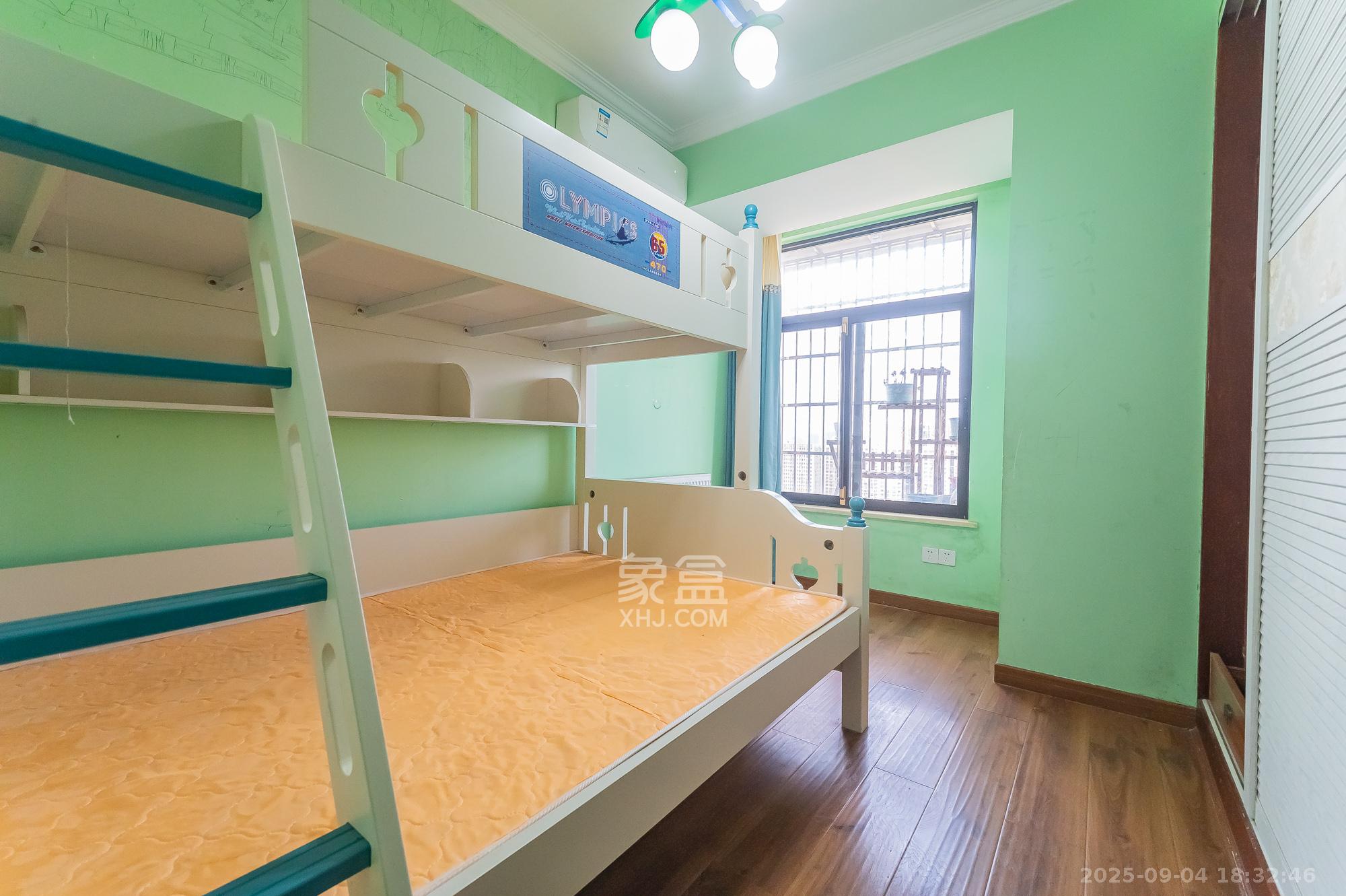 湖湾世景  3室2厅2卫    65.0万 湖湾世景  3室2厅2卫    65.0万卧室