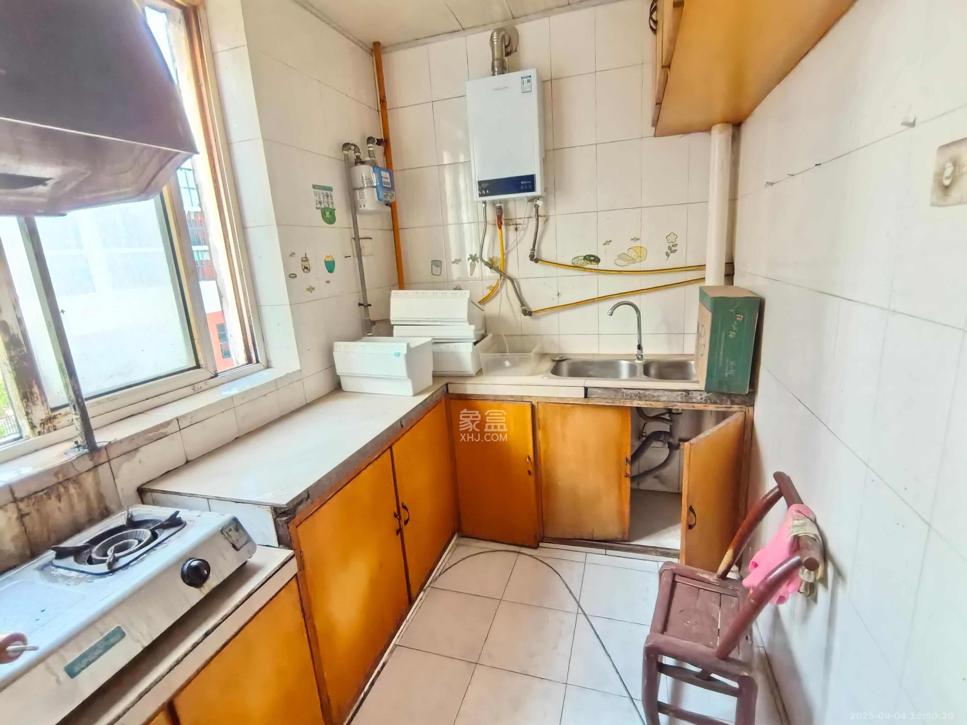 融城花苑  2室1厅1卫    1100.0元/月 融城花苑  2室1厅1卫    1100.0元/月室内图