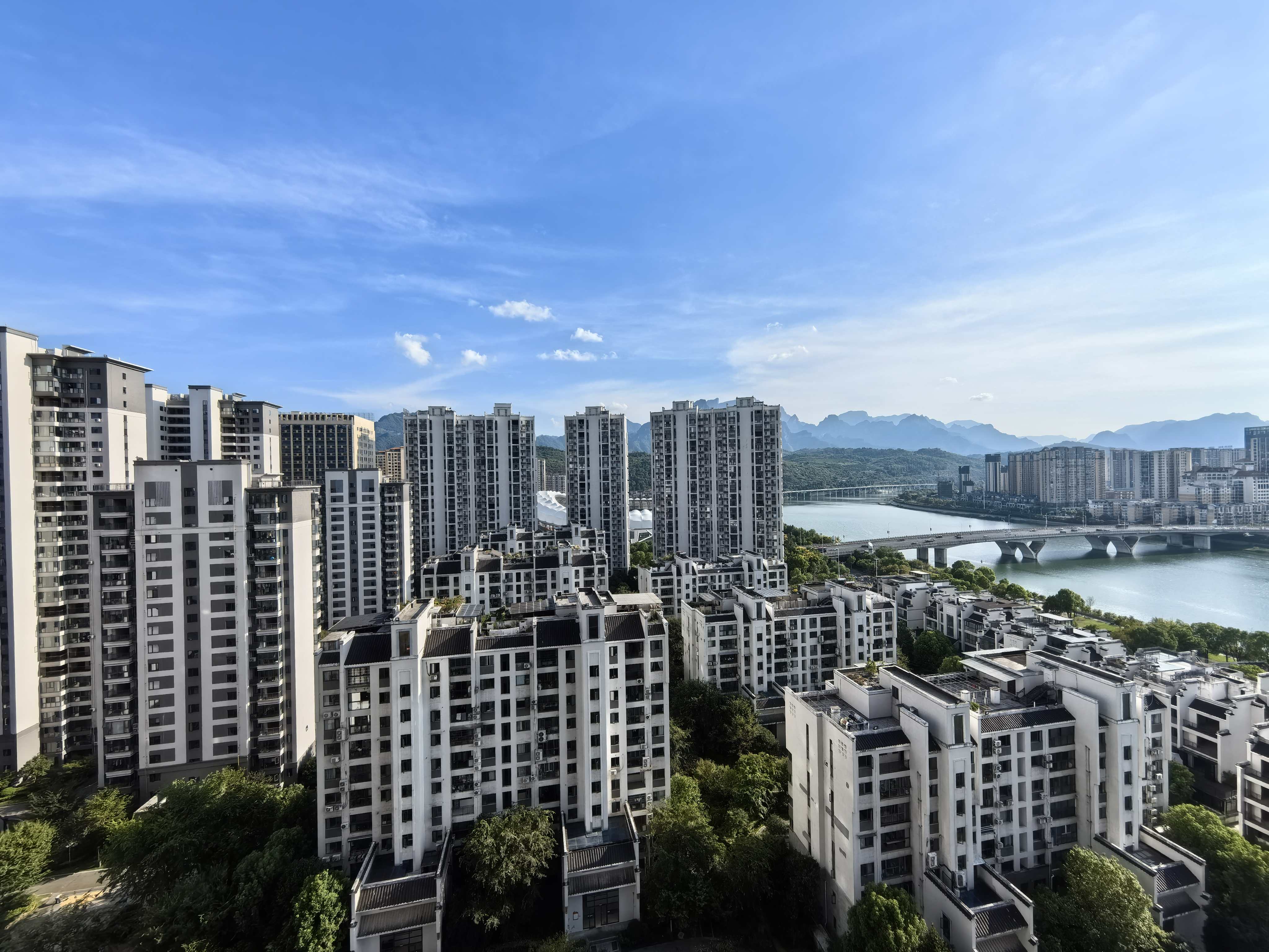 东岳新外滩  3室2厅1卫   49.80万其他