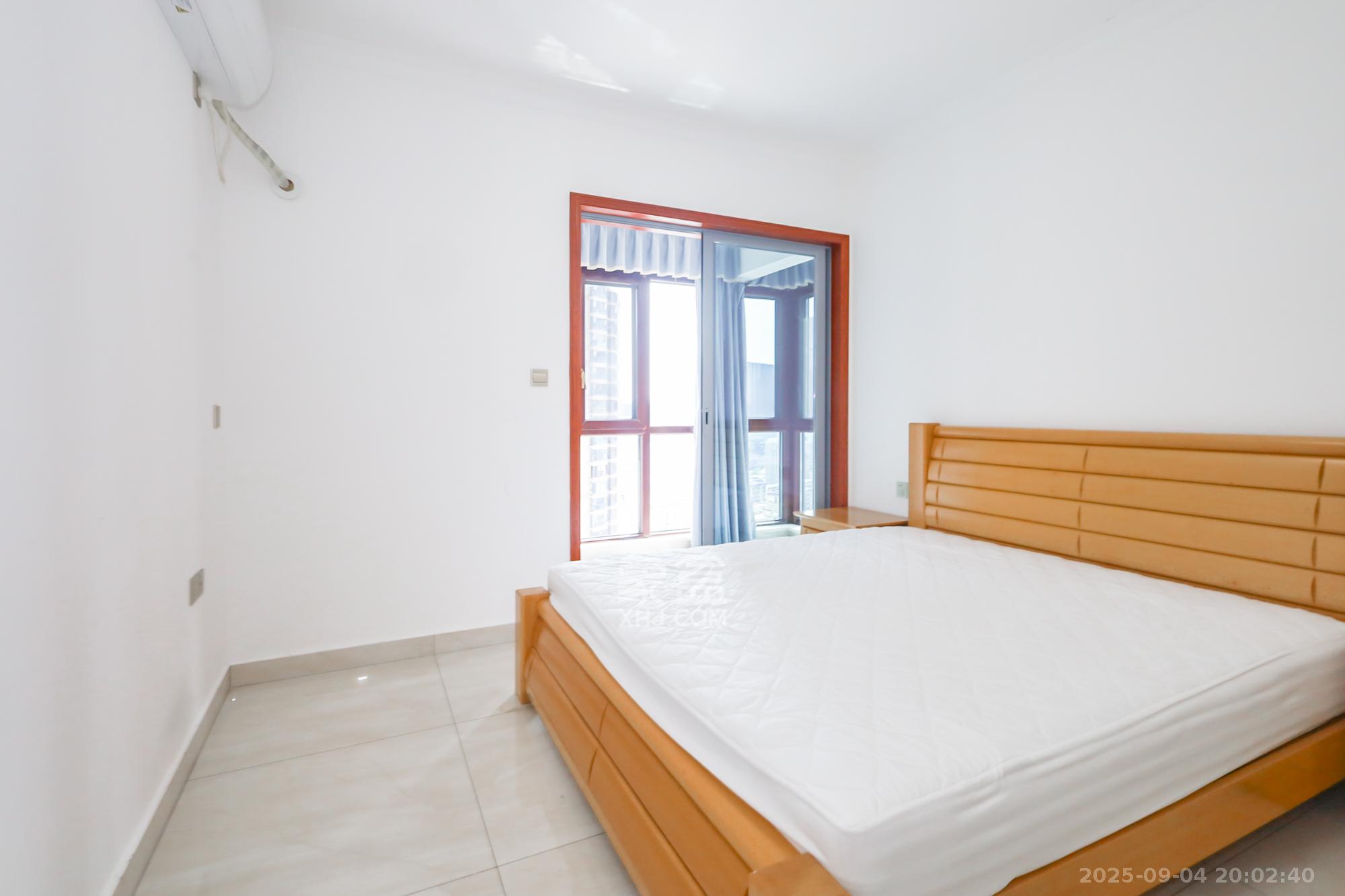 保利天禧D区 4室2厅2卫 215.0万 保利天禧D区 4室2厅2卫 215.0万卧室