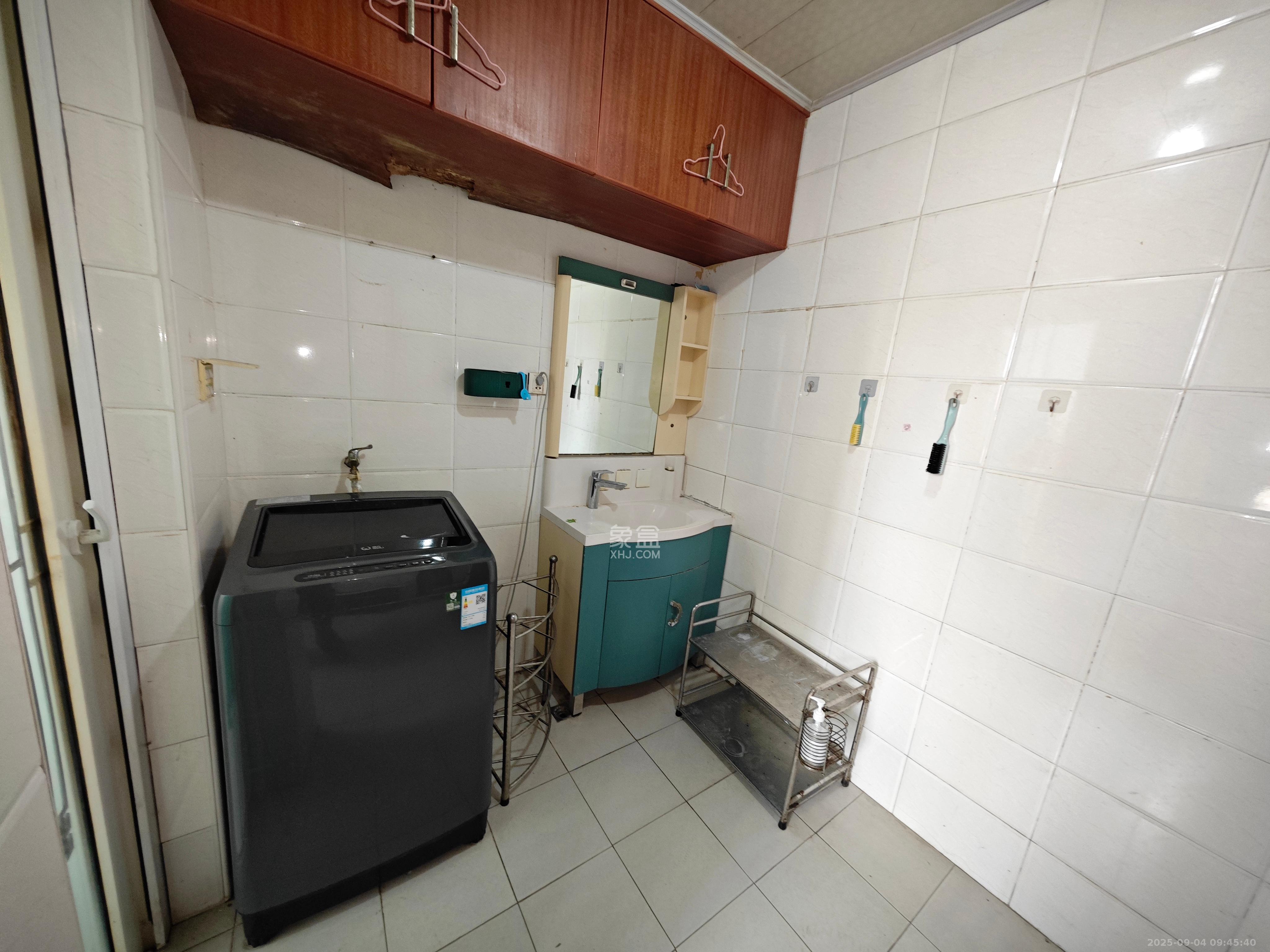 月湖安置小区（马栏山小区）  3室2厅1卫    1800.0元/月室内图