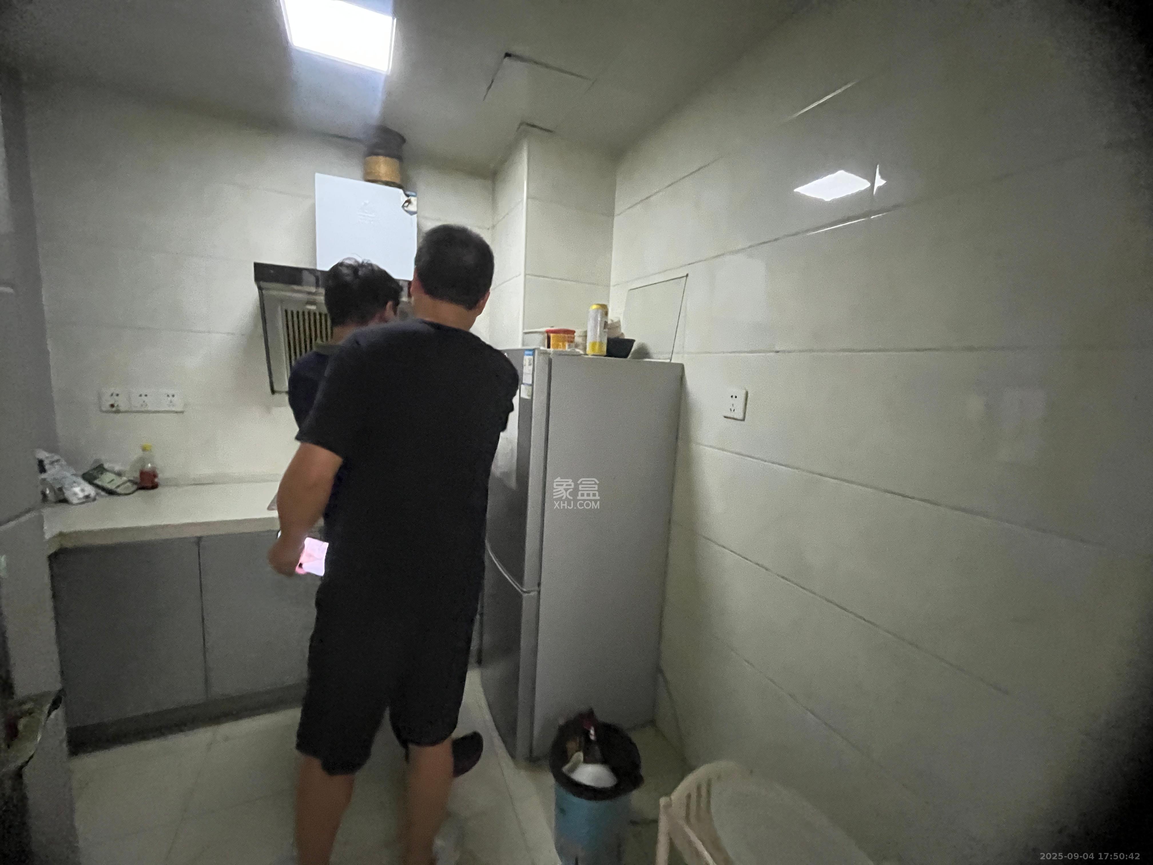 旭辉香樟公馆  3室2厅2卫    2200.0元/月室内图