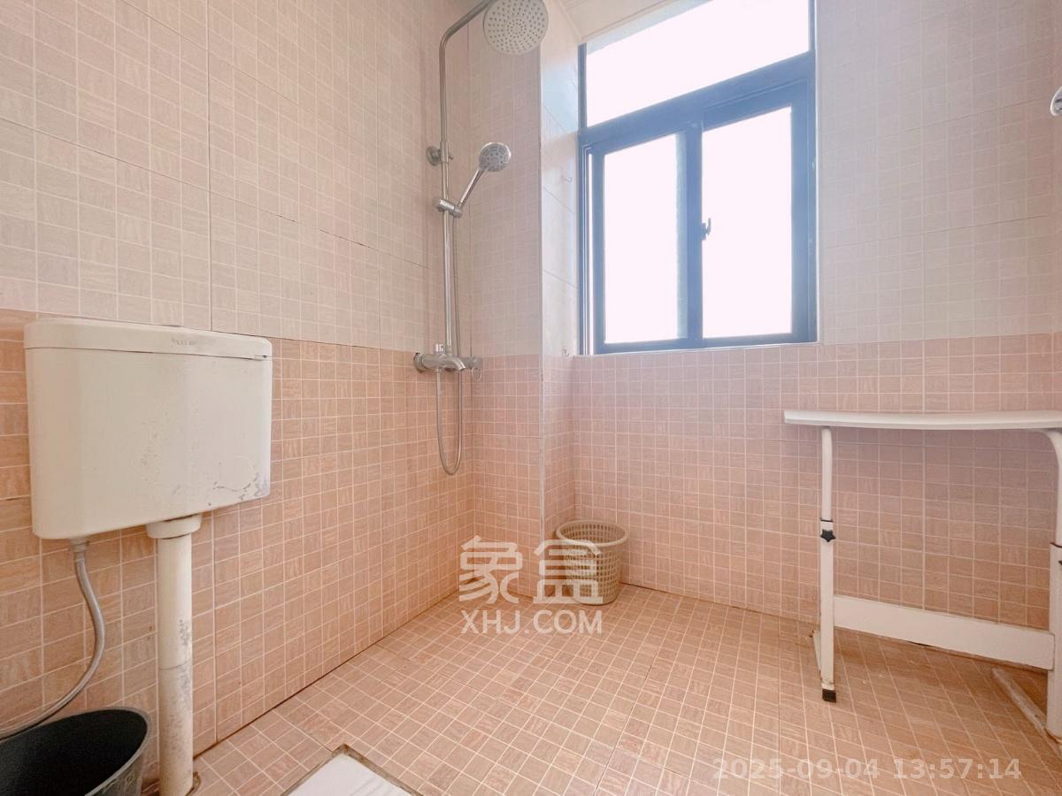 英郡年华 3室1厅2卫 2000.0元/月 英郡年华 3室1厅2卫 2000.0元/月室内图