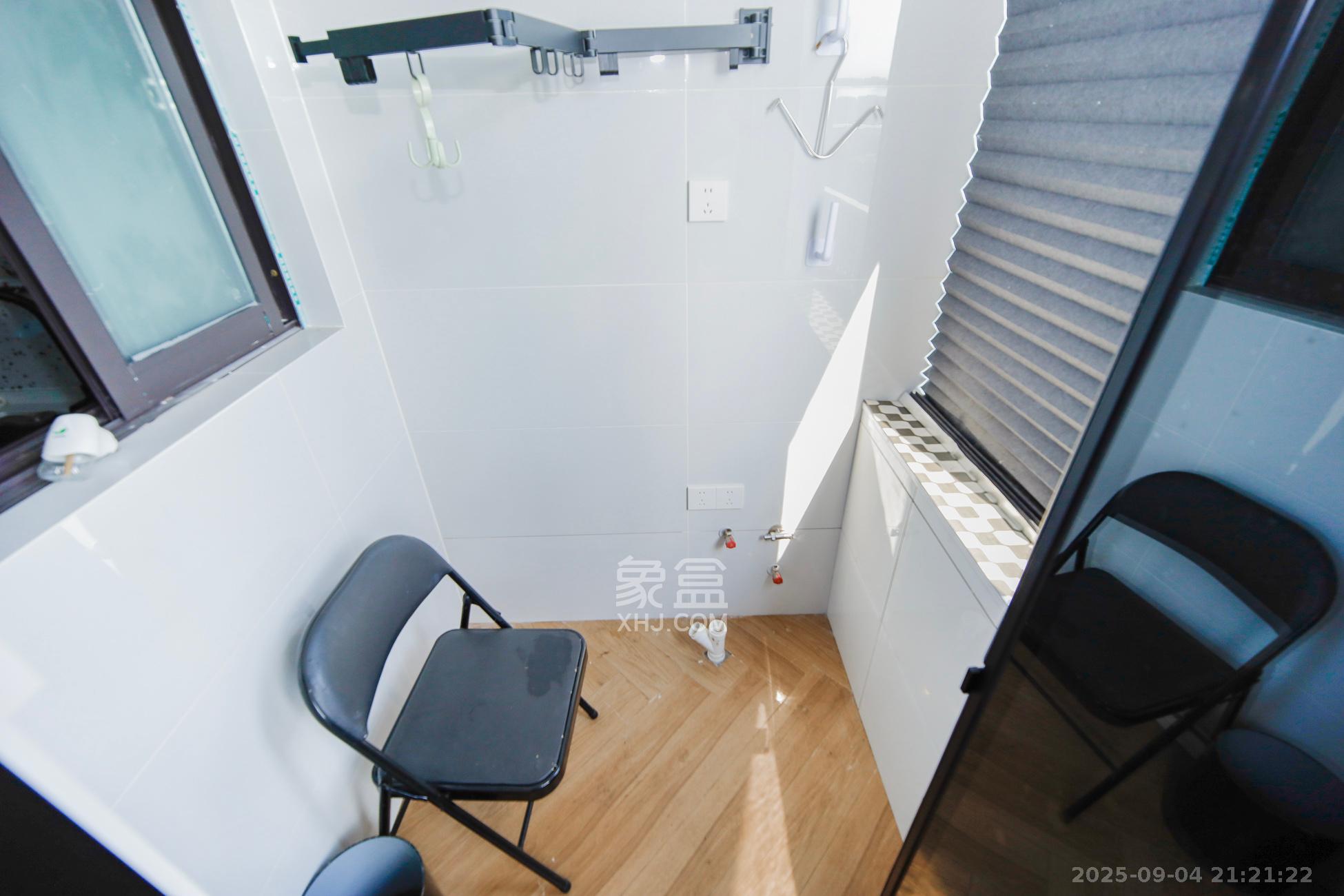 香颂国际  1室1厅1卫    39.8万阳台