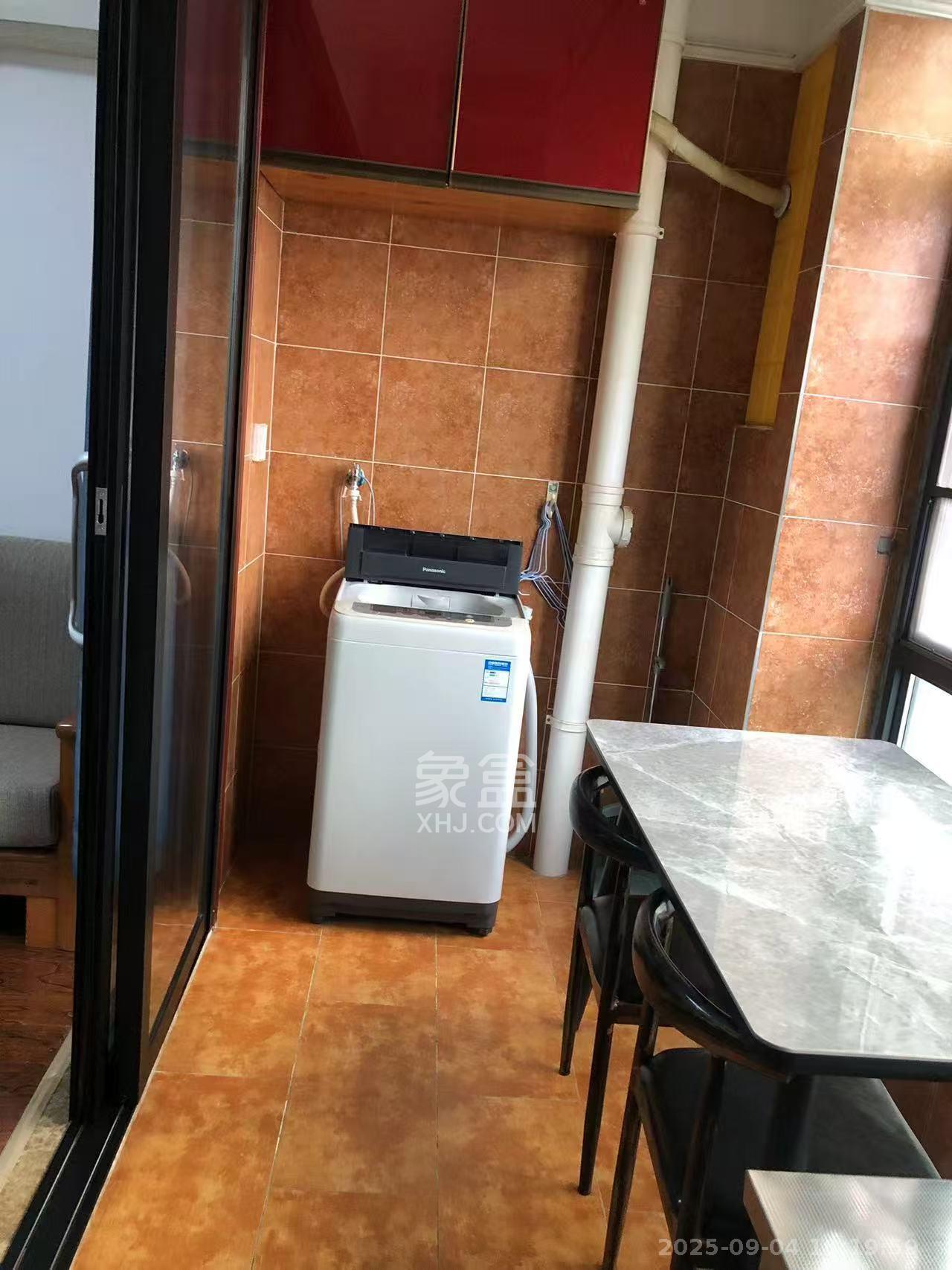 天元涉外景园B区 1室1厅1卫 1500.0元/月 天元涉外景园B区 1室1厅1卫 1500.0元/月室内图