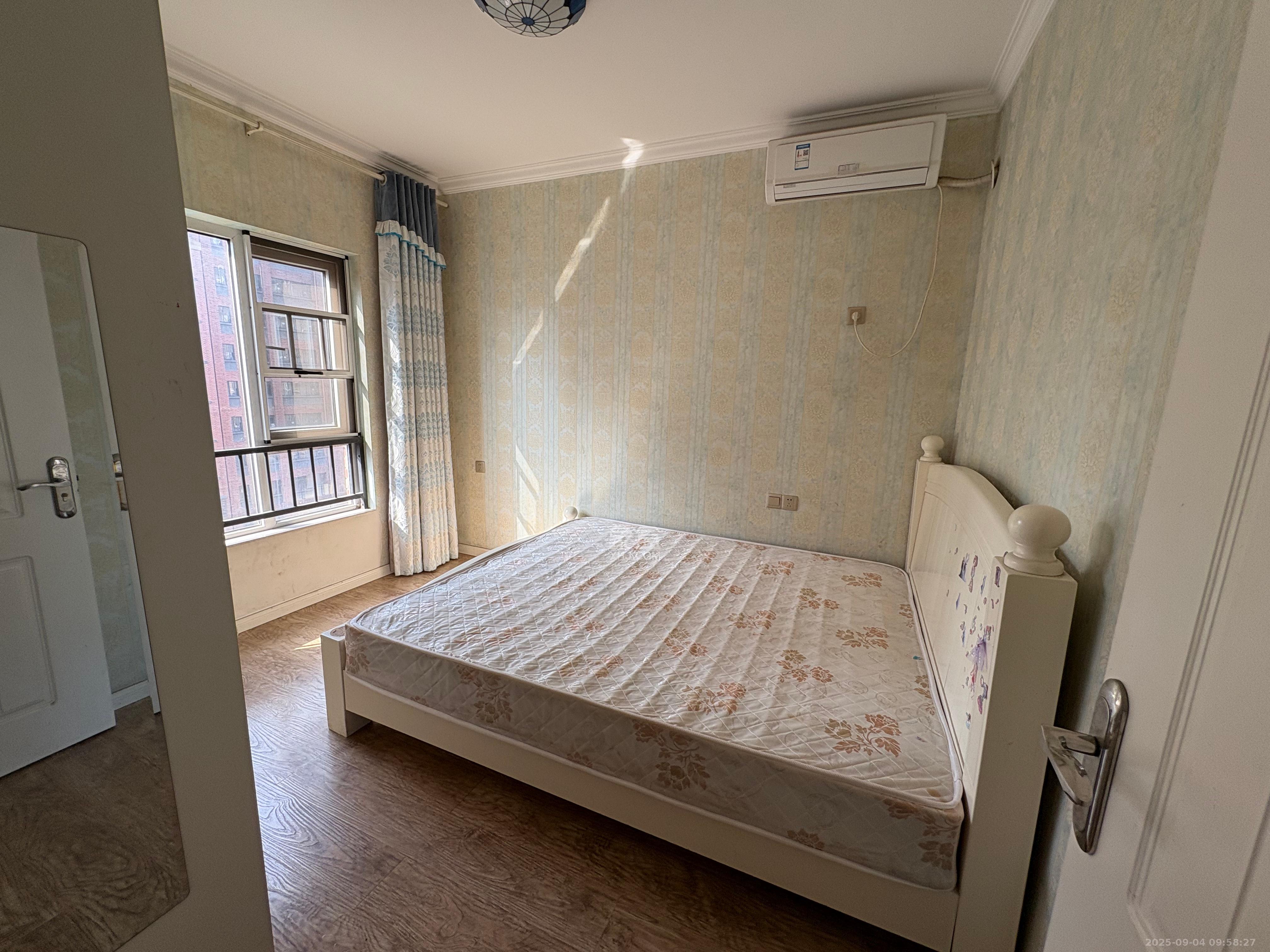 哈佛小镇(五矿哈佛小镇) 3室2厅1卫 1800.0元/月 哈佛小镇(五矿哈佛小镇) 3室2厅1卫 1800.0元/月室内图