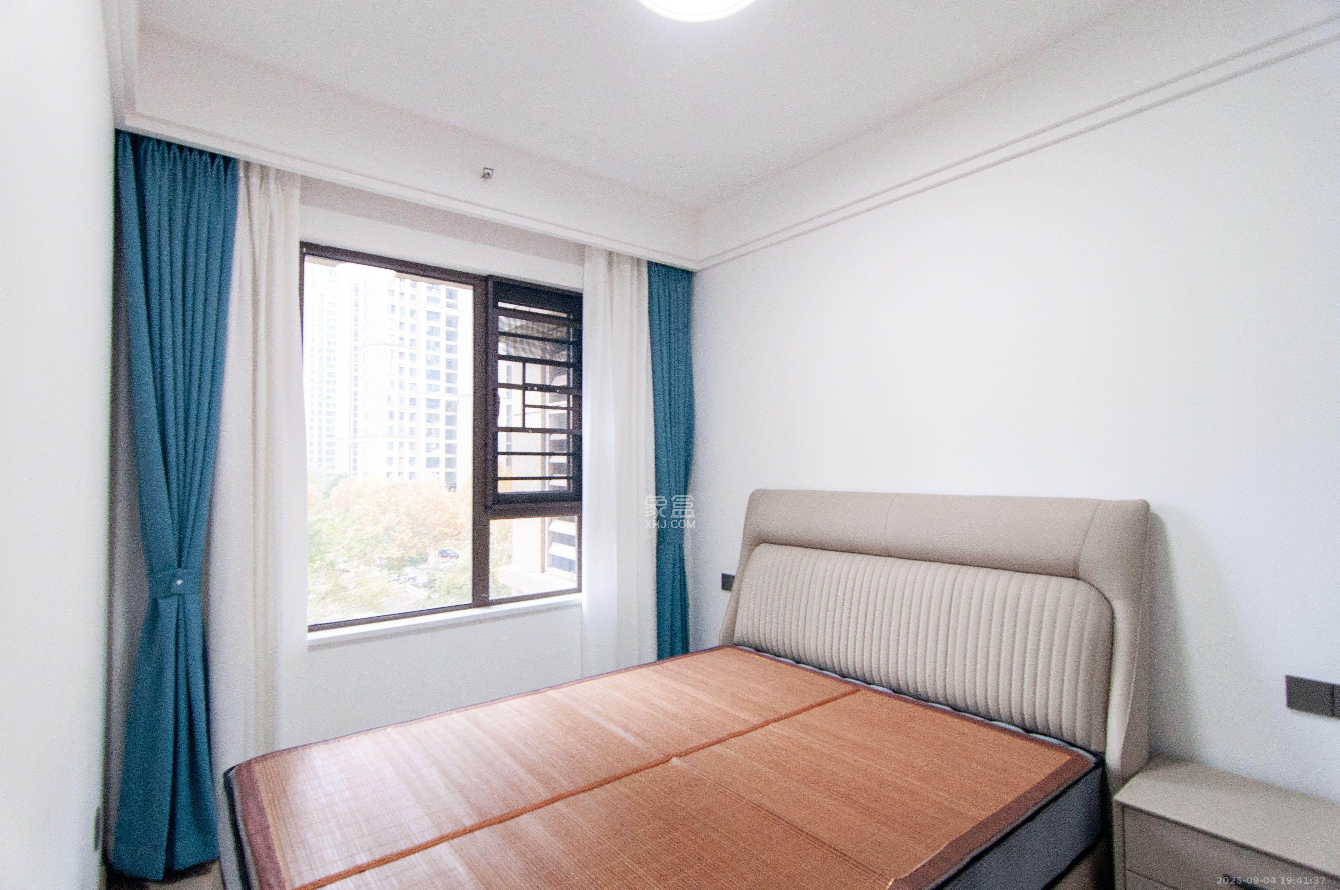 卓越浅水湾  4室2厅2卫    4800.0元/月室内图