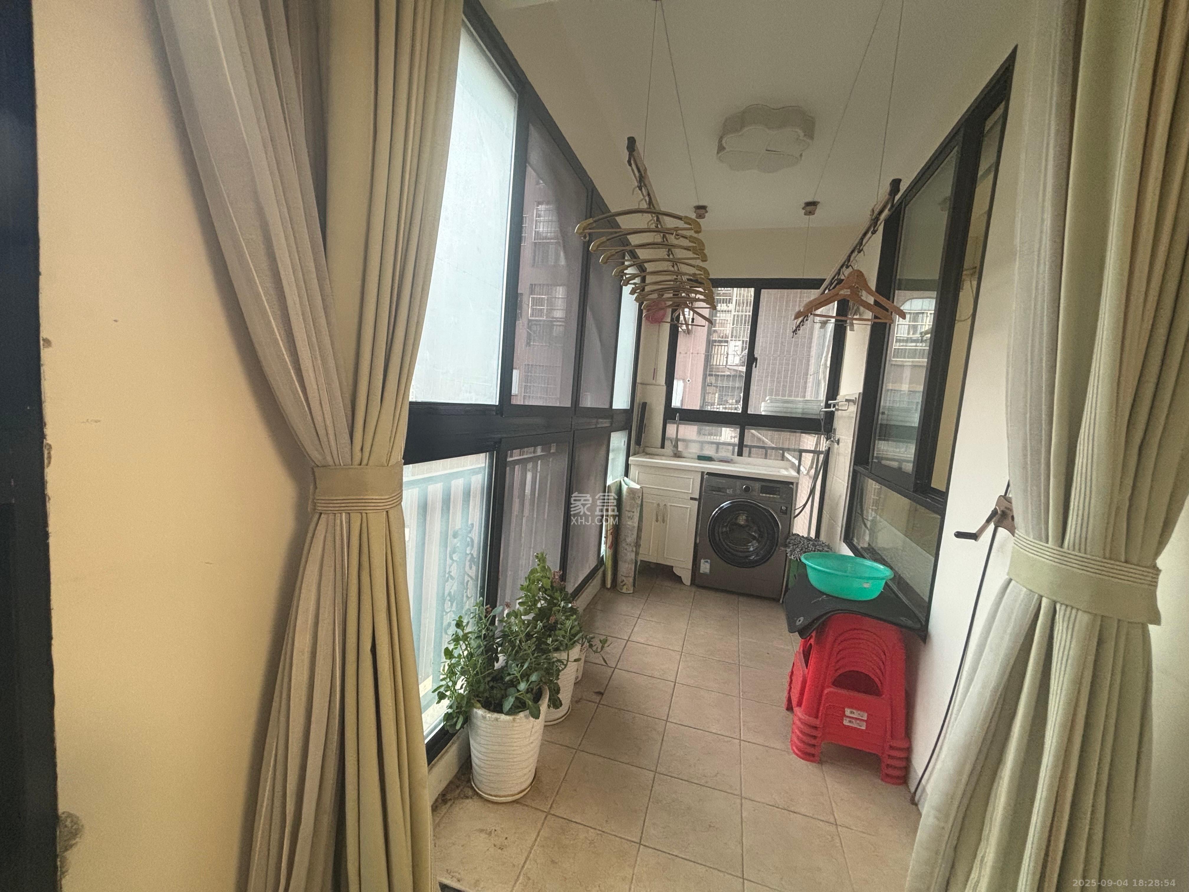 泰禹云开壹品 4室2厅1卫 3300.0元/月 泰禹云开壹品 4室2厅1卫 3300.0元/月室内图