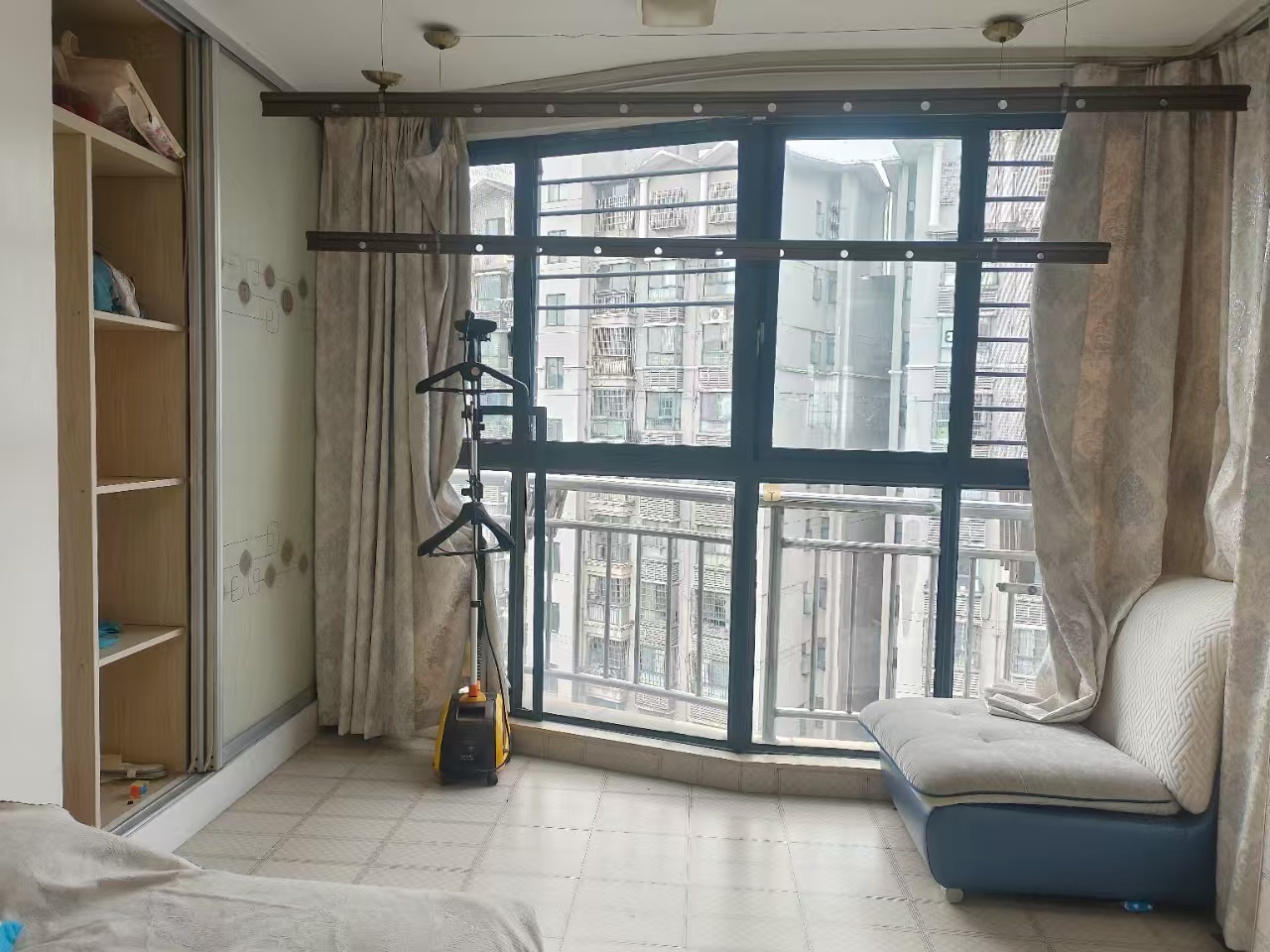 龙洲馨苑 2室2厅1卫 1600.0元/月 龙洲馨苑 2室2厅1卫 1600.0元/月室内图