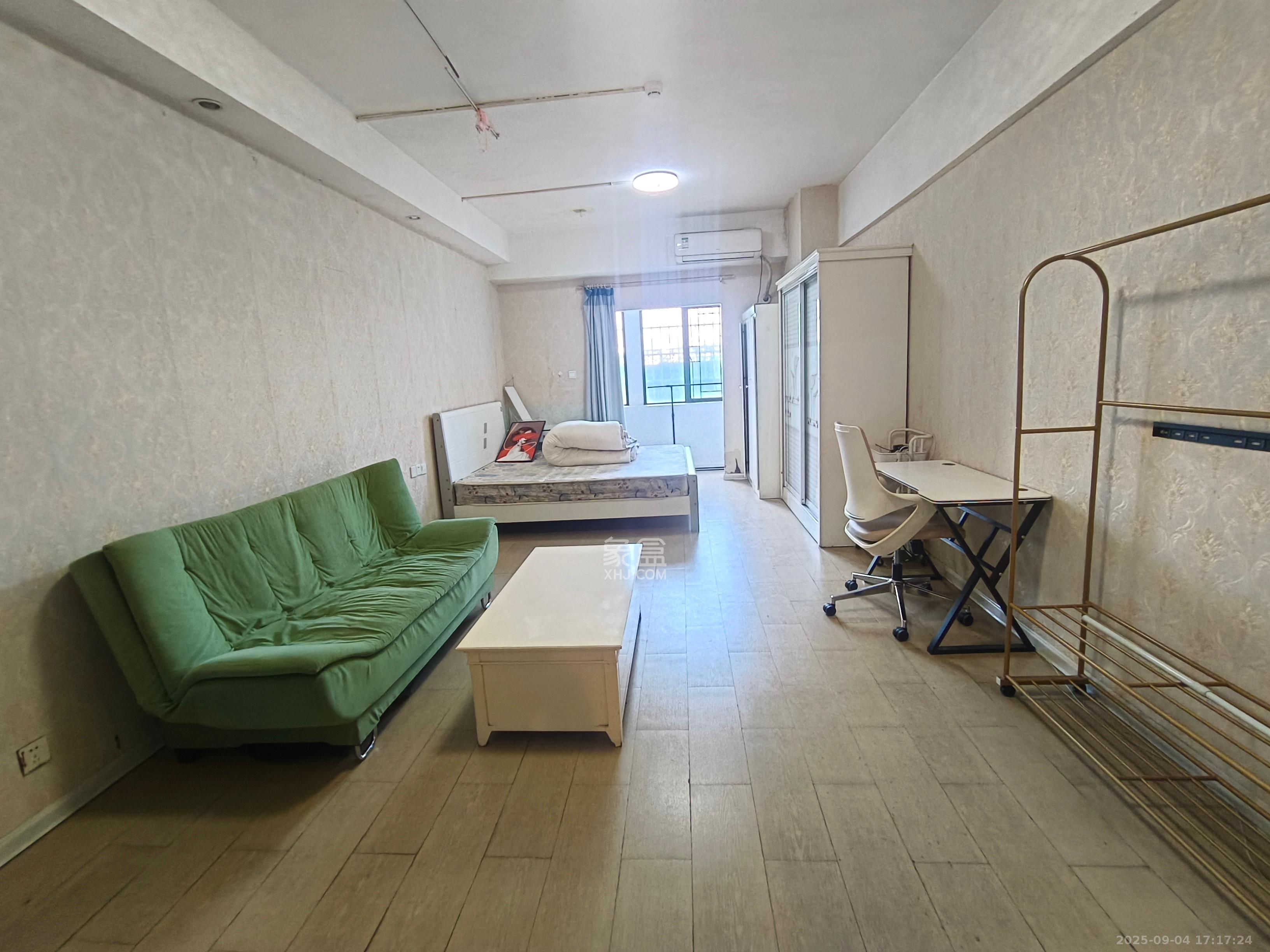 融圣国际  1室1厅1卫    1600.0元/月 融圣国际  1室1厅1卫    1600.0元/月室内图1