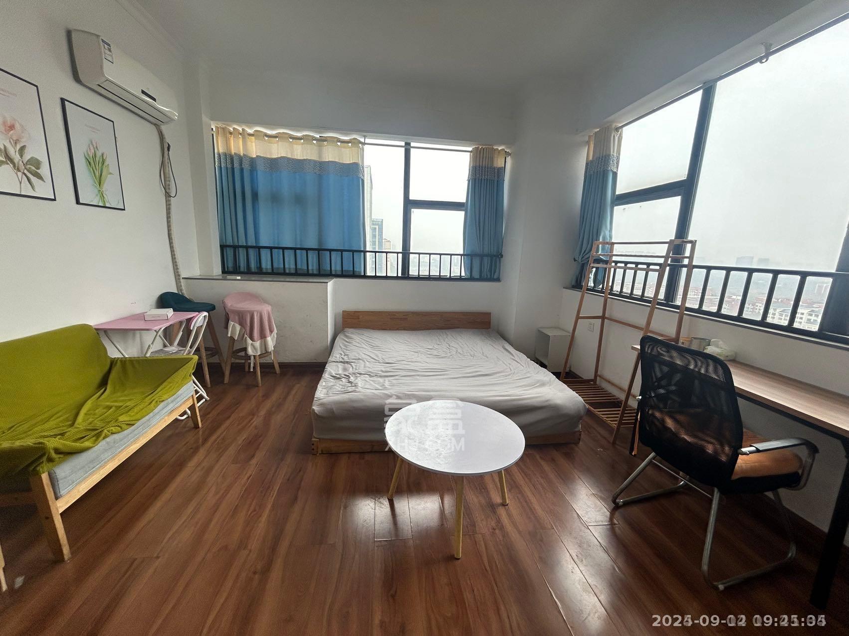 文艺复兴（未来城）  1室1厅1卫    1200.0元/月室内图