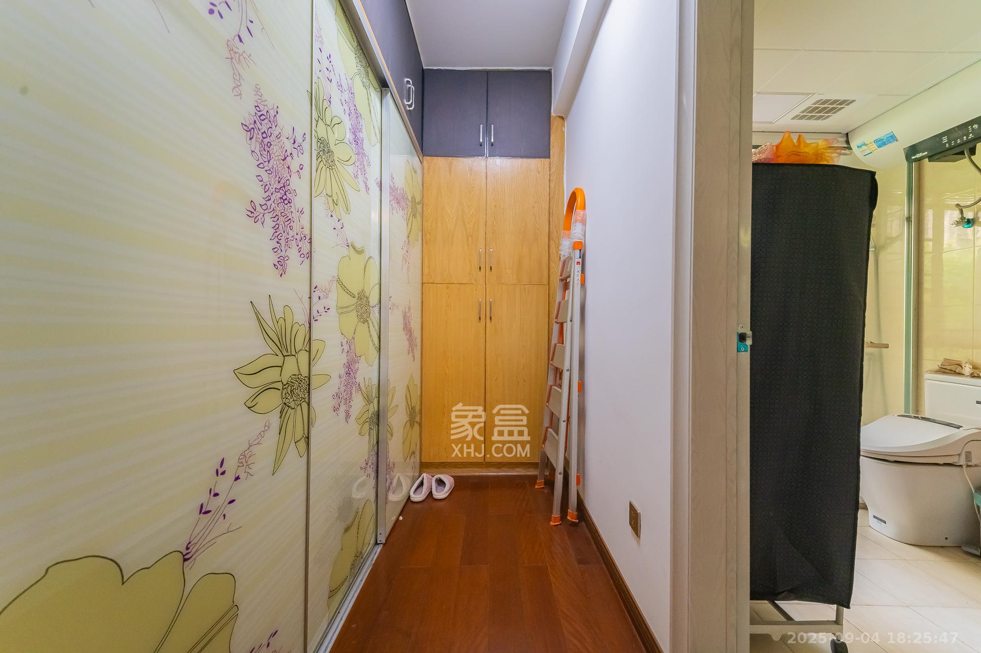 华润凤凰城三期 4室2厅2卫 126.8万 华润凤凰城三期 4室2厅2卫 126.8万其他