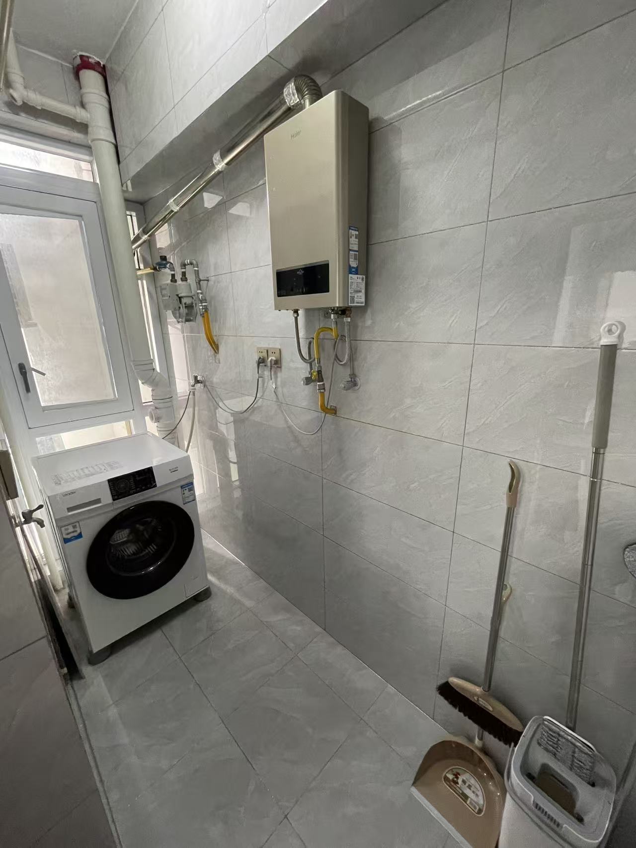 东站国际  1室2厅1卫    2500.0元/月 东站国际  1室2厅1卫    2500.0元/月室内图