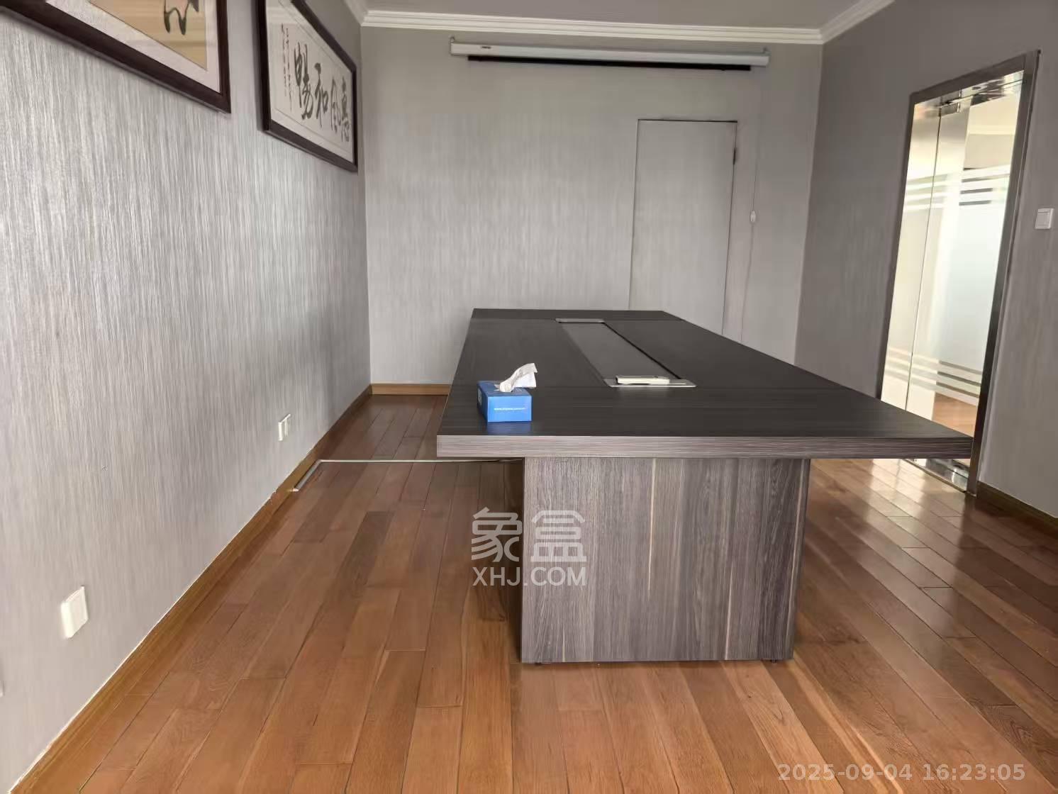 西街花园 3室2厅2卫 3600.0元/月 西街花园 3室2厅2卫 3600.0元/月室内图