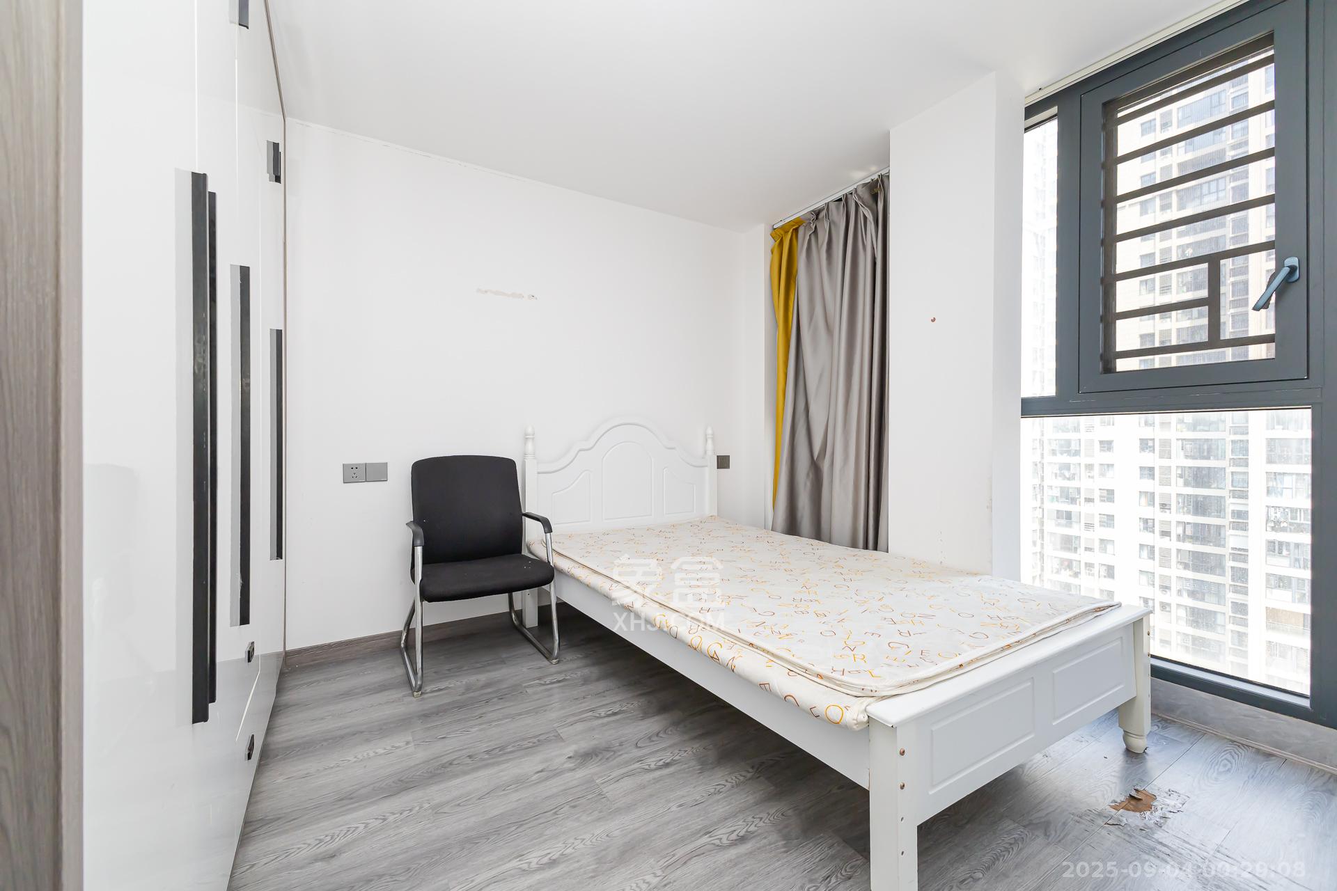 明发阅江悦府  4室2厅2卫    115.0万卧室