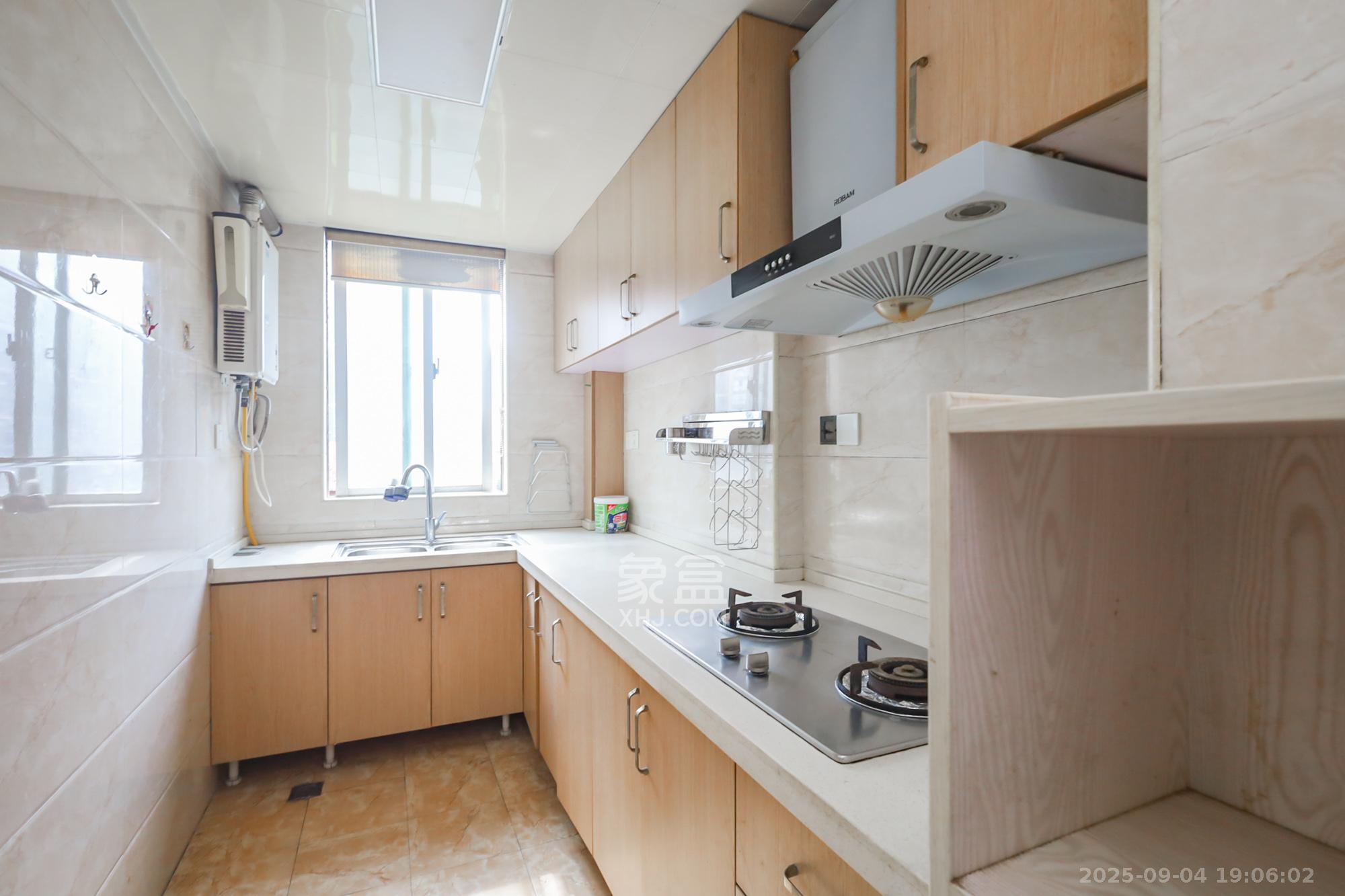 香海西岸 3室2厅1卫 88.0万 香海西岸 3室2厅1卫 88.0万厨房