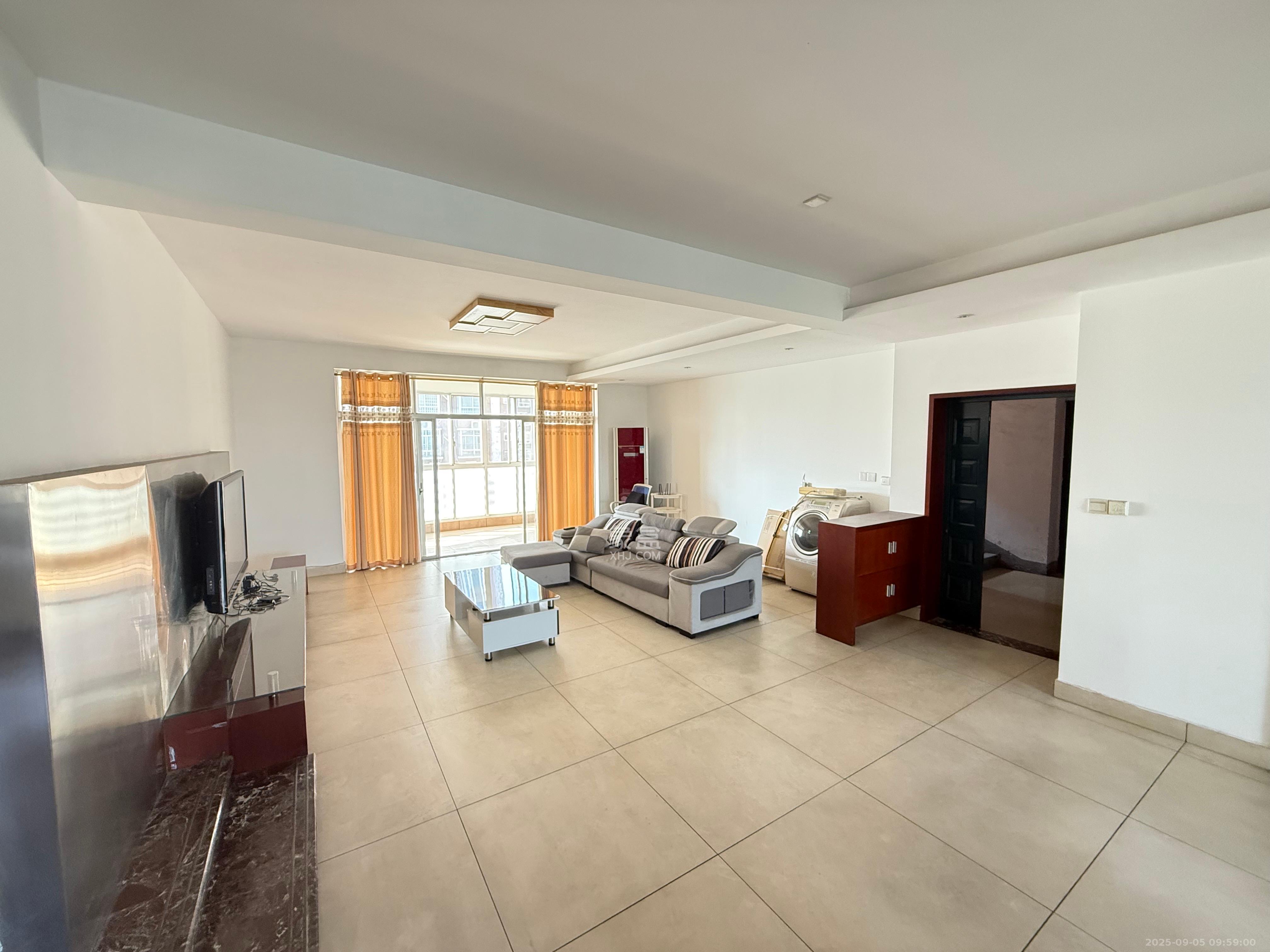 湘林家园（湘林小区电梯房）  4室2厅1卫    3500.0元/月室内图