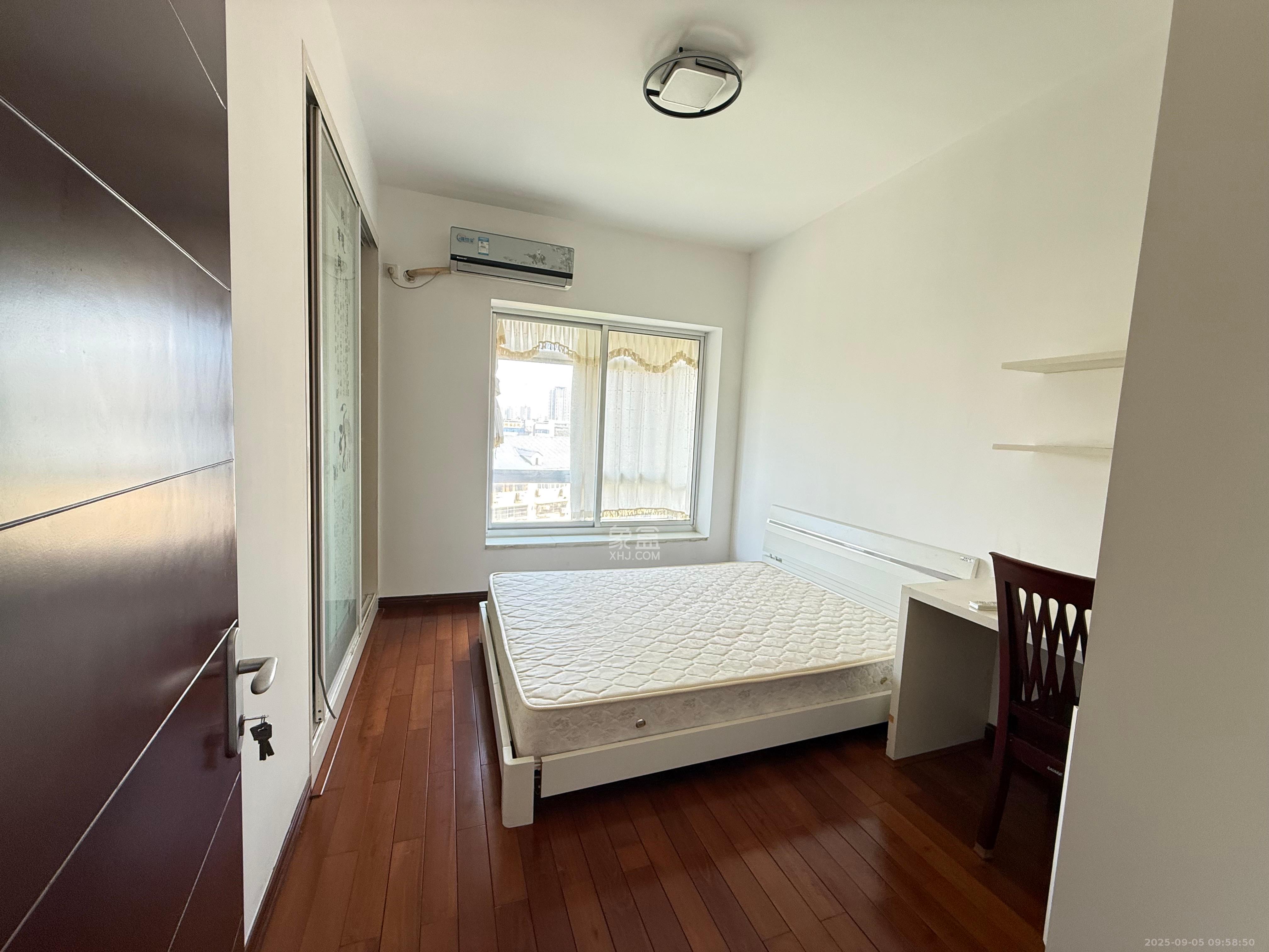 湘林家园（湘林小区电梯房）  4室2厅1卫    3500.0元/月室内图