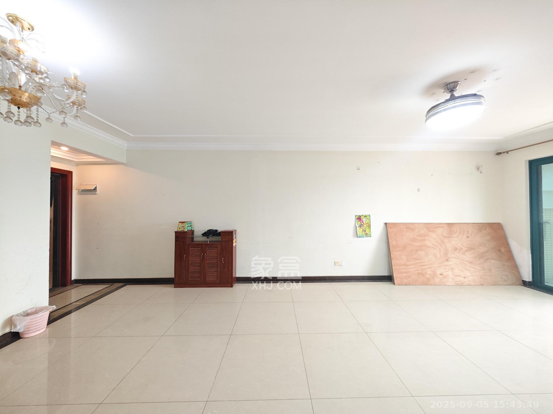 恒大城 3室2厅2卫 2000.0元/月 恒大城 3室2厅2卫 2000.0元/月室内图