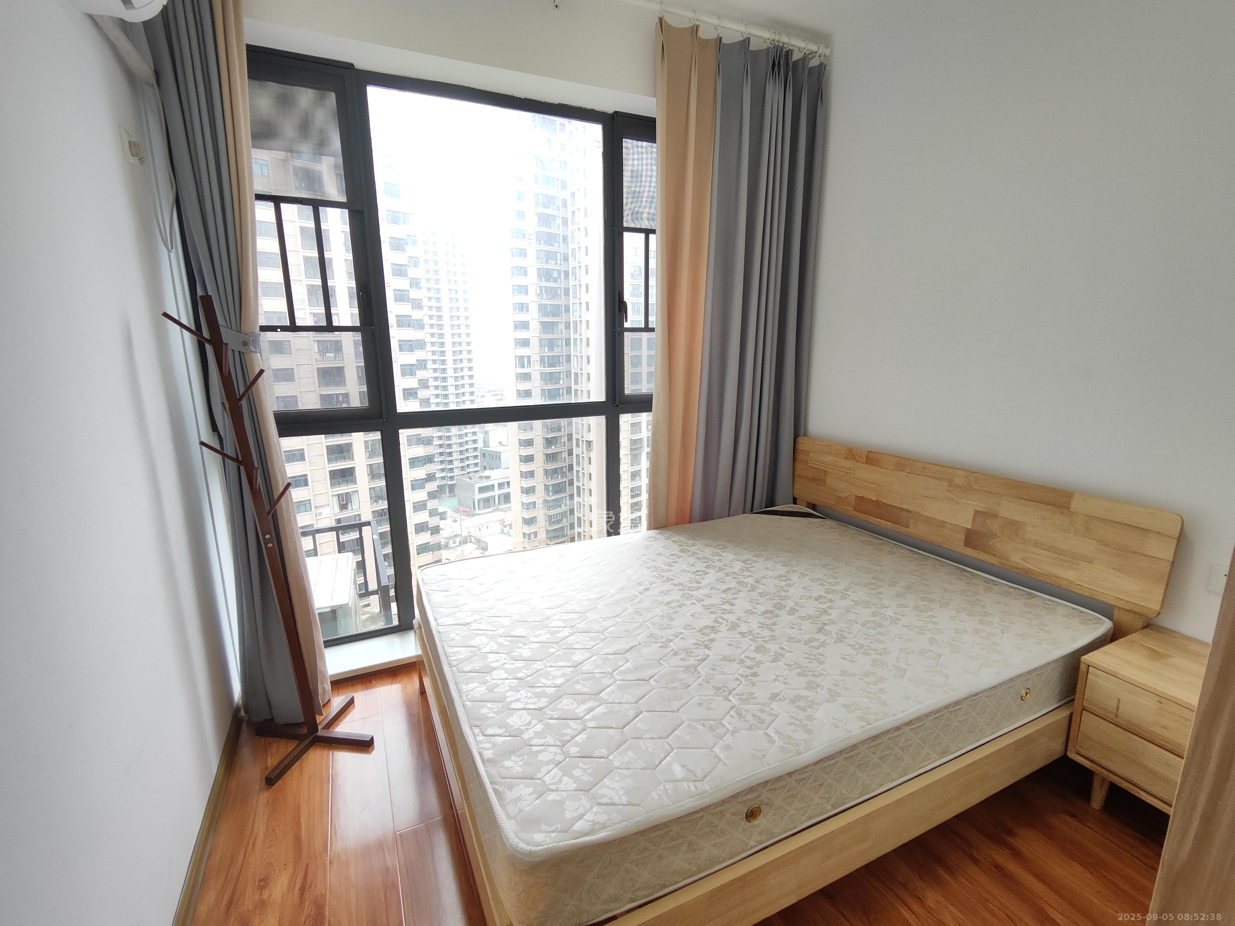 辉煌国际城二期  4室2厅2卫    3200.0元/月 辉煌国际城二期  4室2厅2卫    3200.0元/月室内图