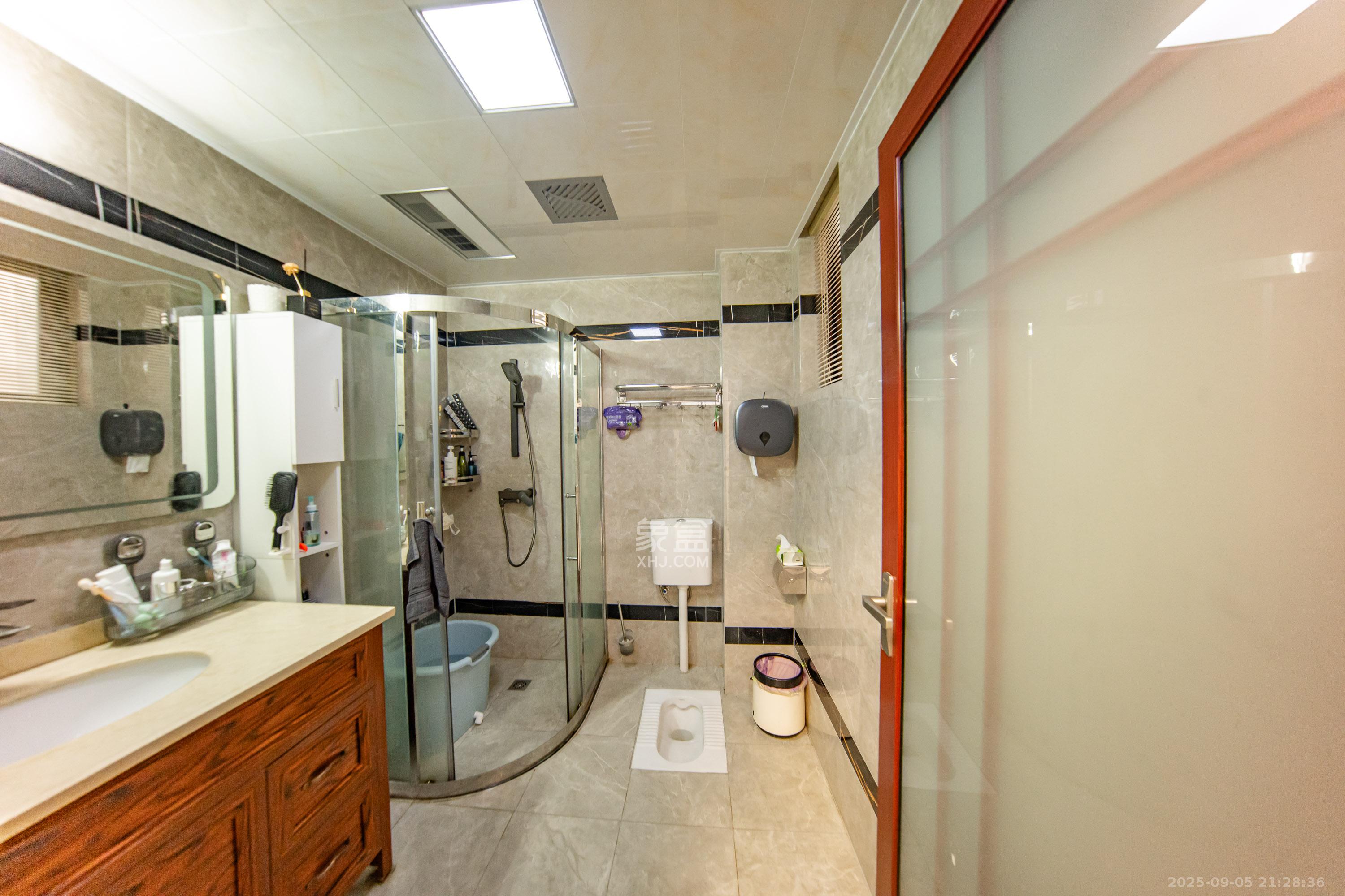 汀湘十里  5室2厅4卫    538.0万 汀湘十里  5室2厅4卫    538.0万卫生间