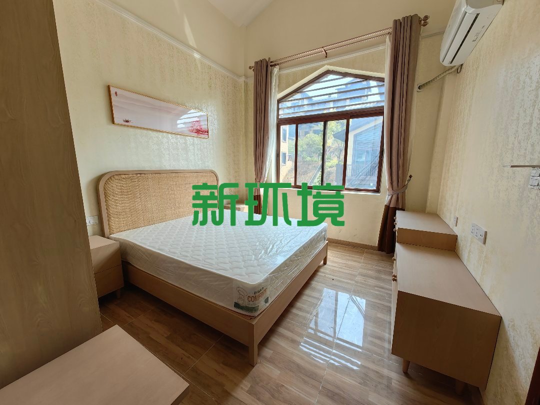 碧桂园  4室2厅2卫   130.00万客厅