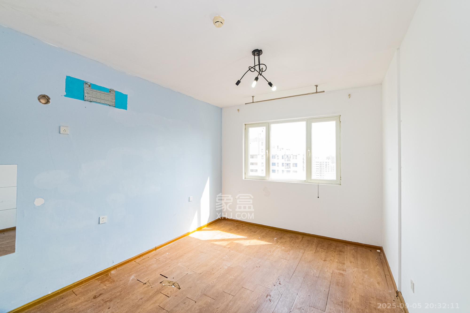 北辰三角洲E4区  4室2厅2卫    145.0万 北辰三角洲E4区  4室2厅2卫    145.0万卧室