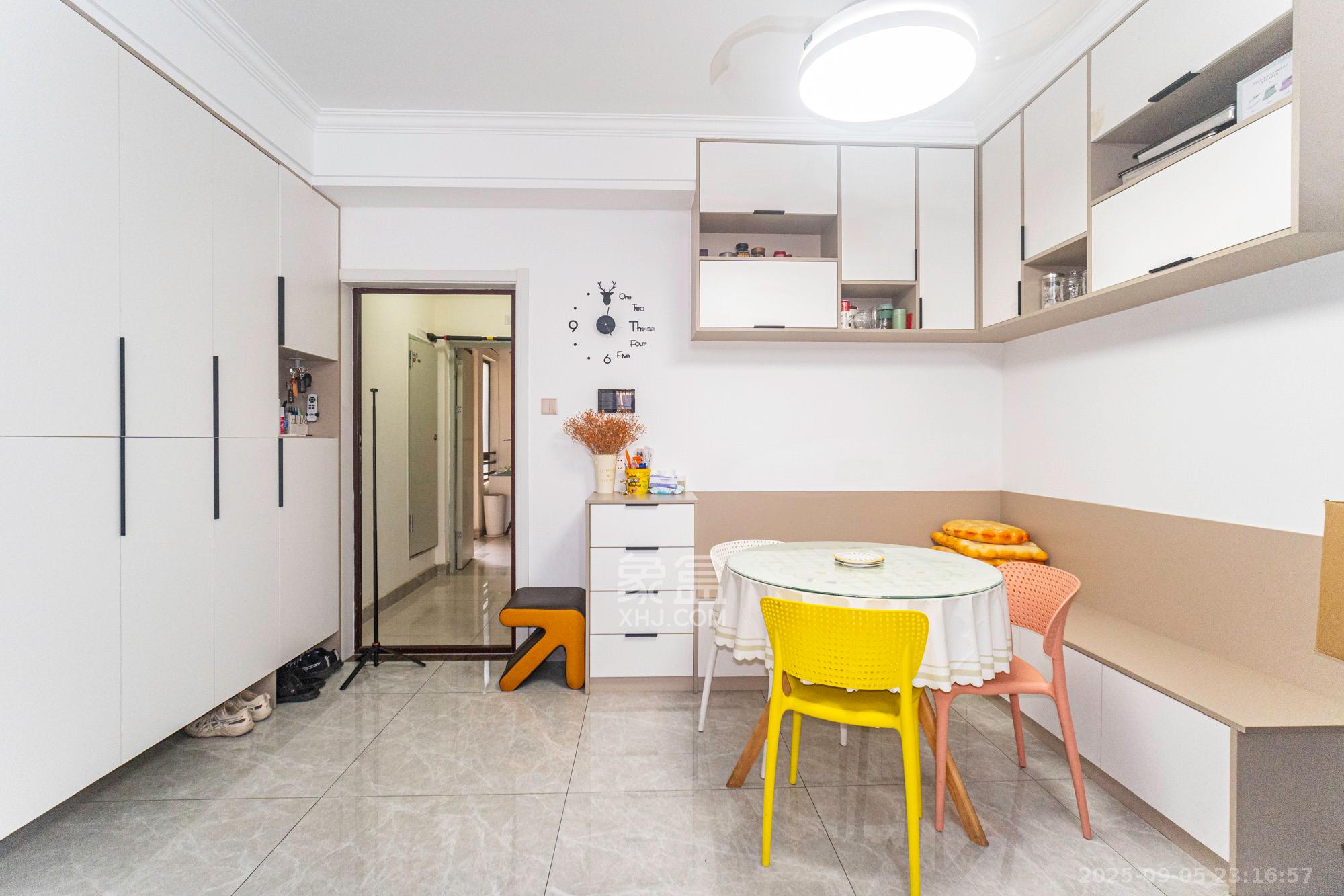 星城春晓  3室2厅1卫    74.8万 星城春晓  3室2厅1卫    74.8万客厅